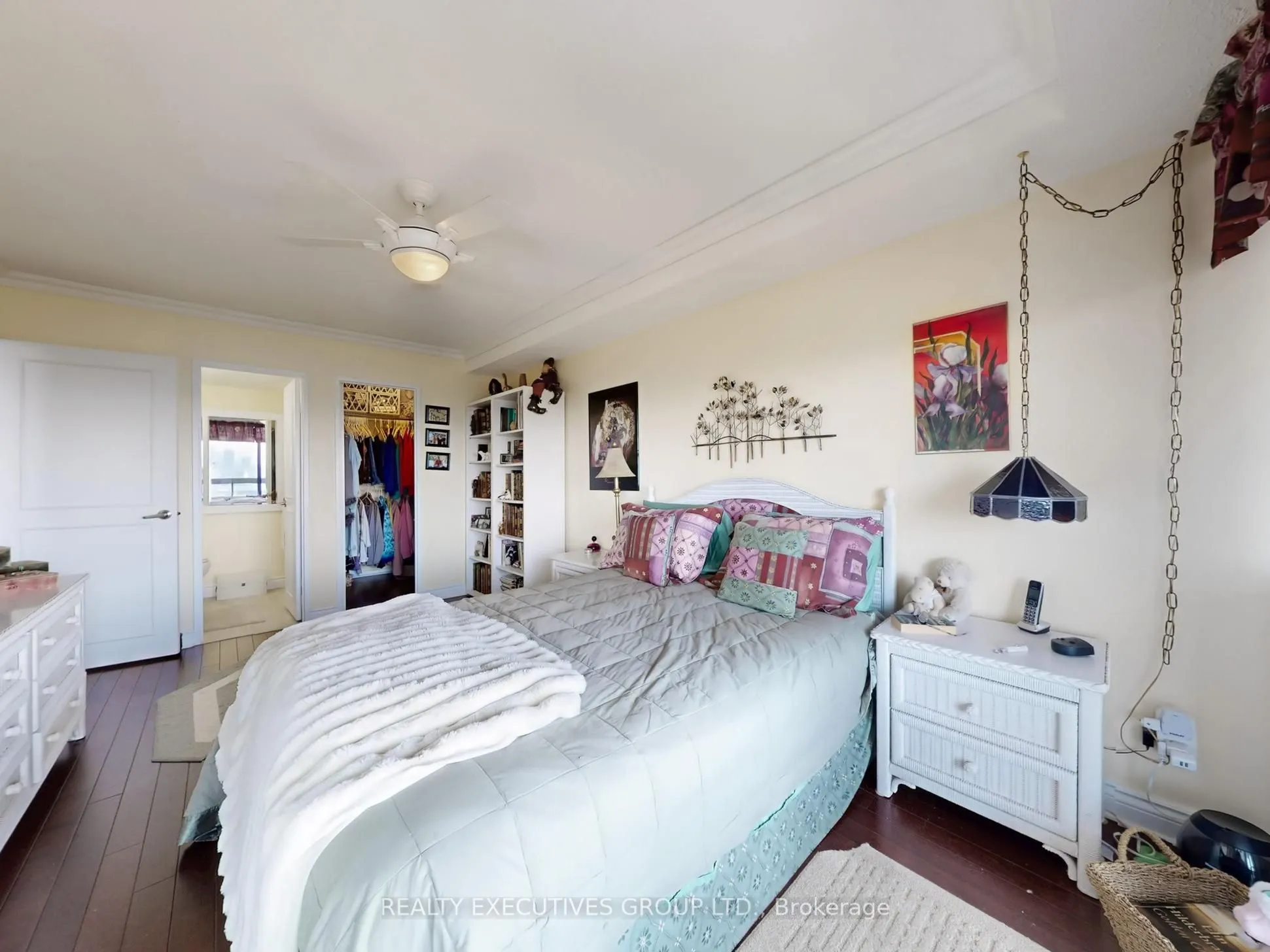 8111 Yonge Street, #1701