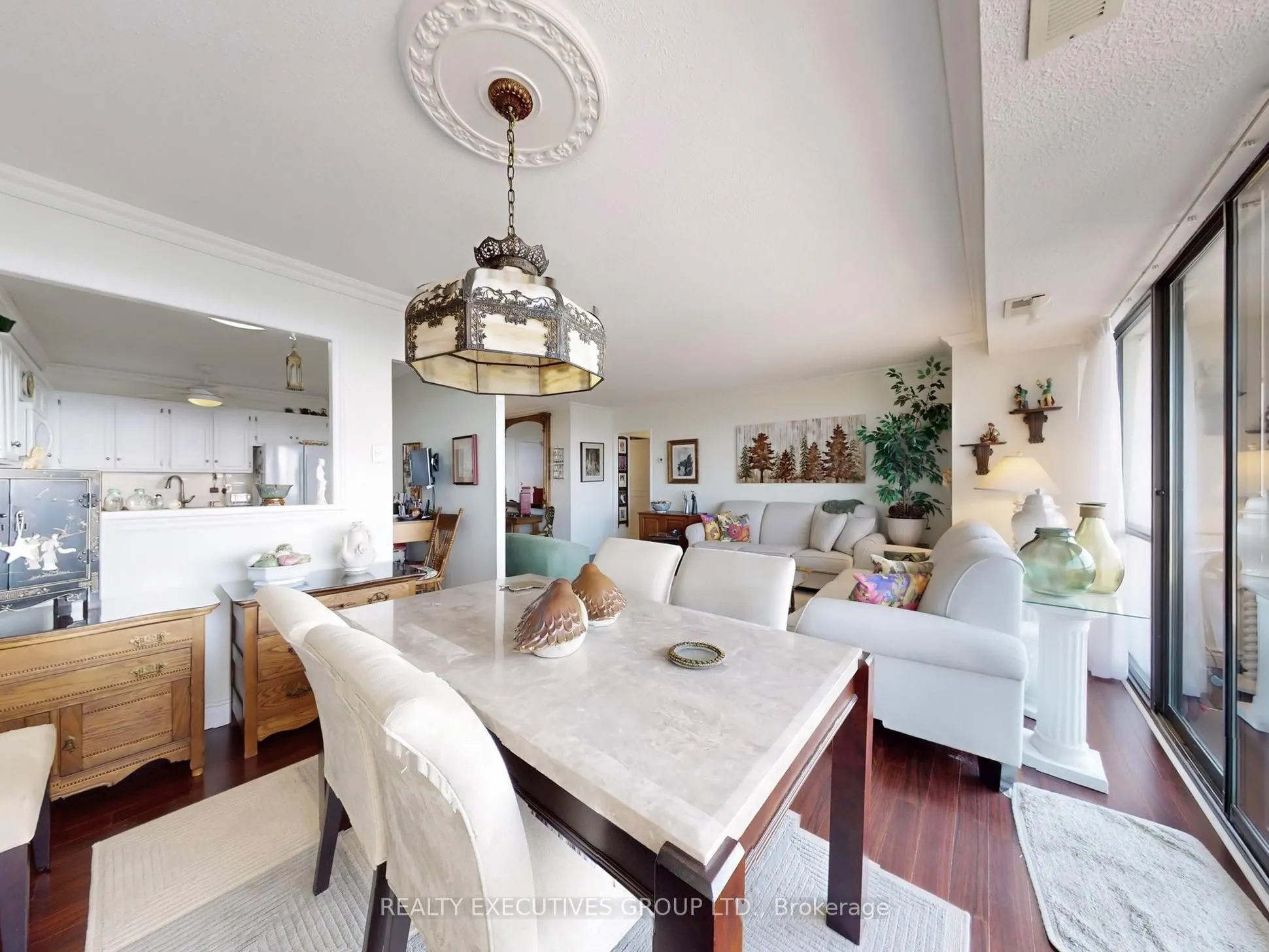 8111 Yonge Street, #1701