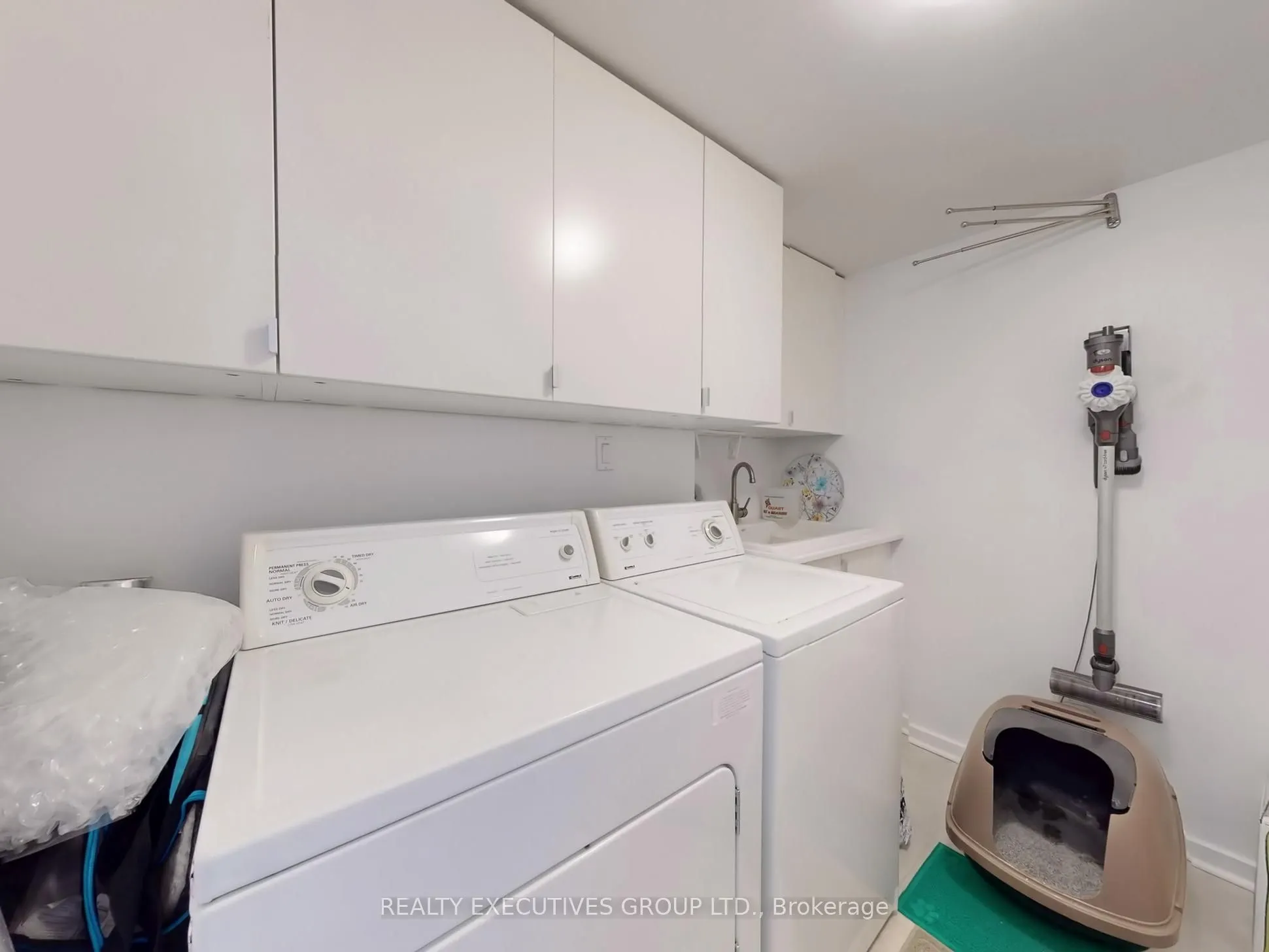 8111 Yonge Street, #1701