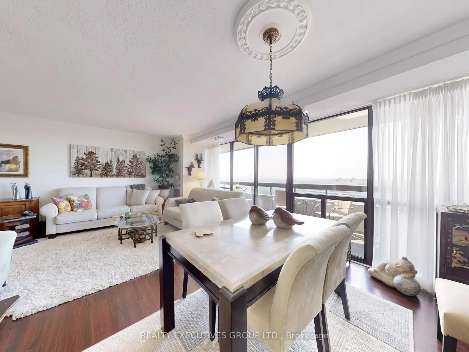 8111 Yonge Street, #1701