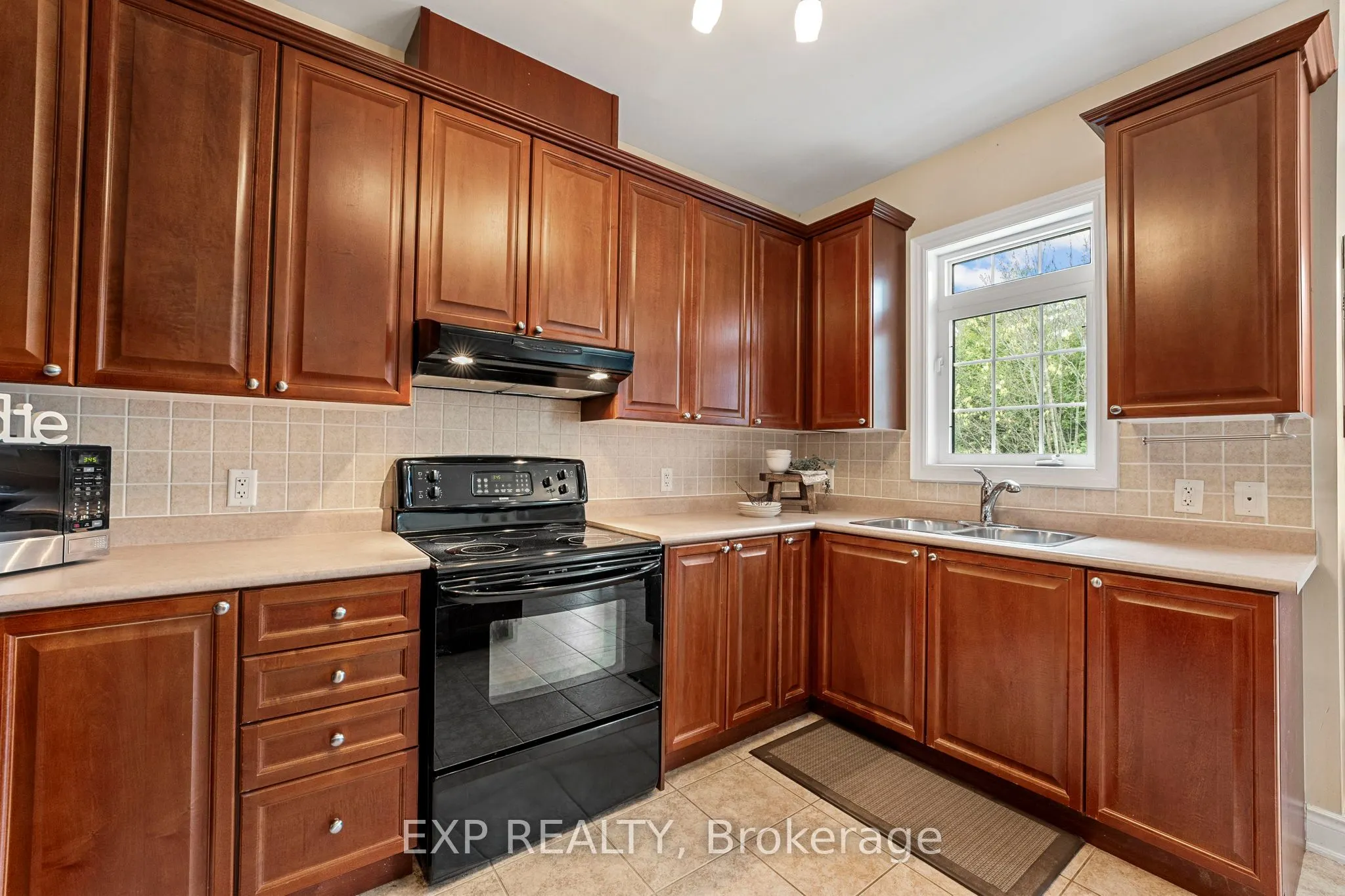 54 Stonecliffe Crescent, #35