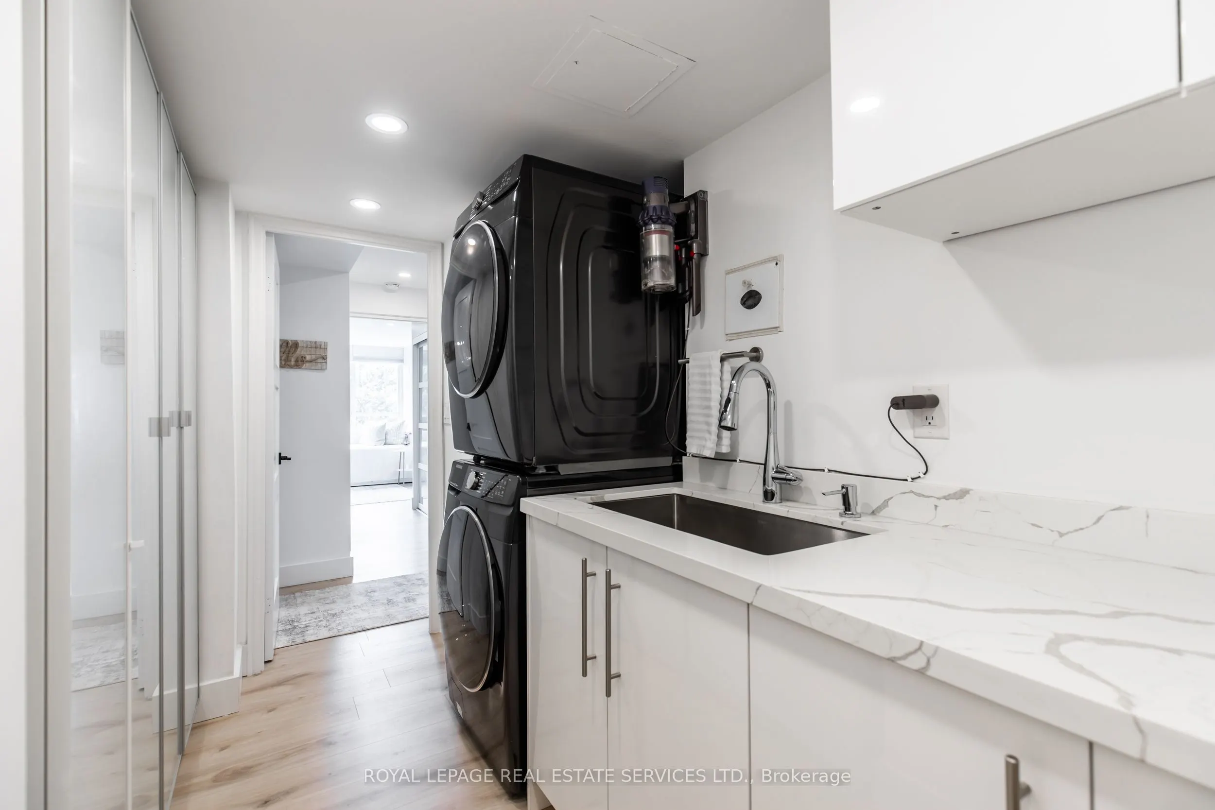 100 Observatory Lane, #404