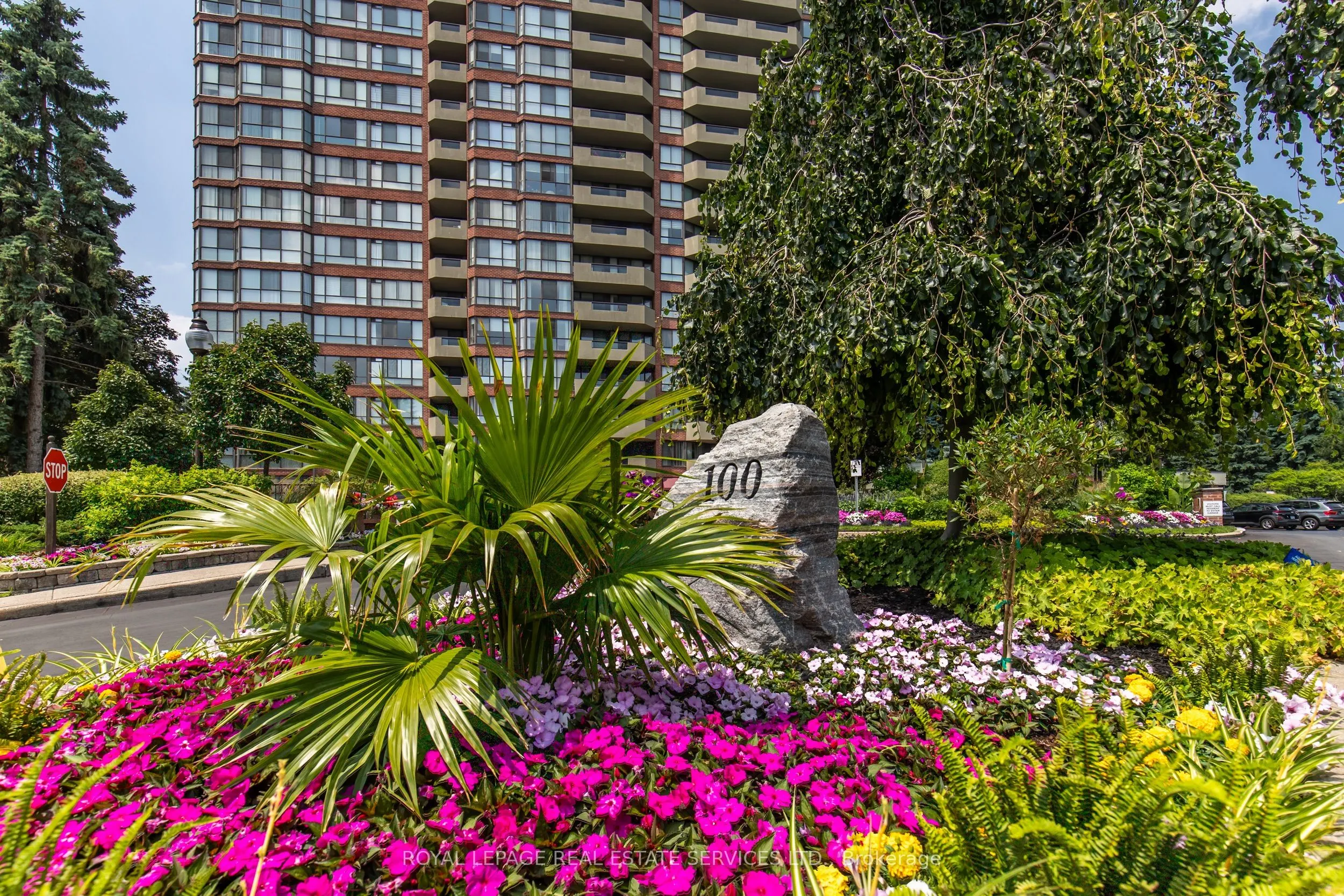 100 Observatory Lane, #404