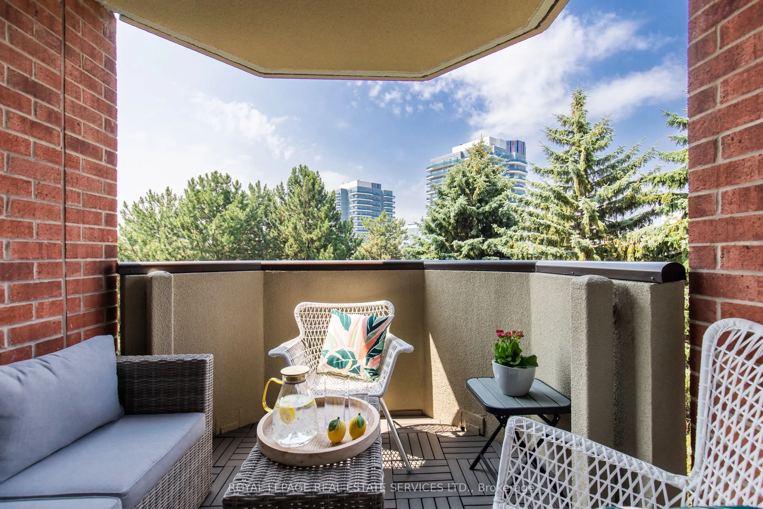 100 Observatory Lane, #404