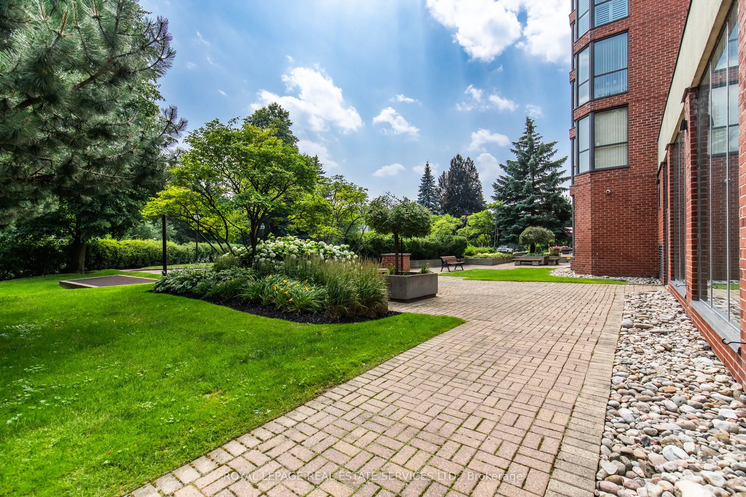 100 Observatory Lane, #404