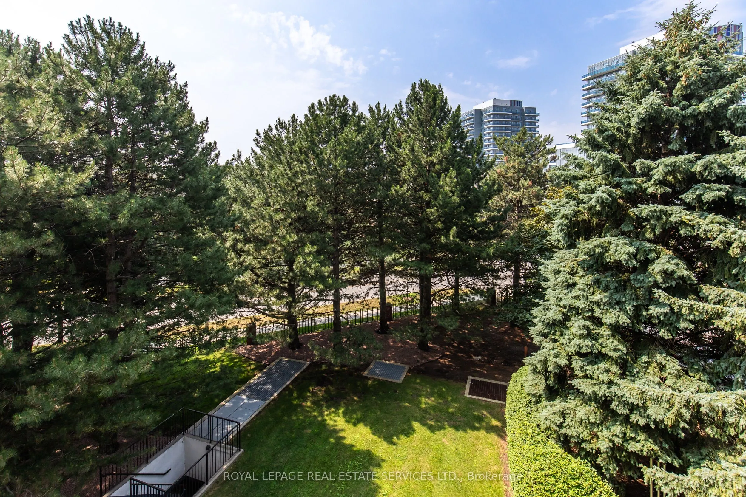 100 Observatory Lane, #404