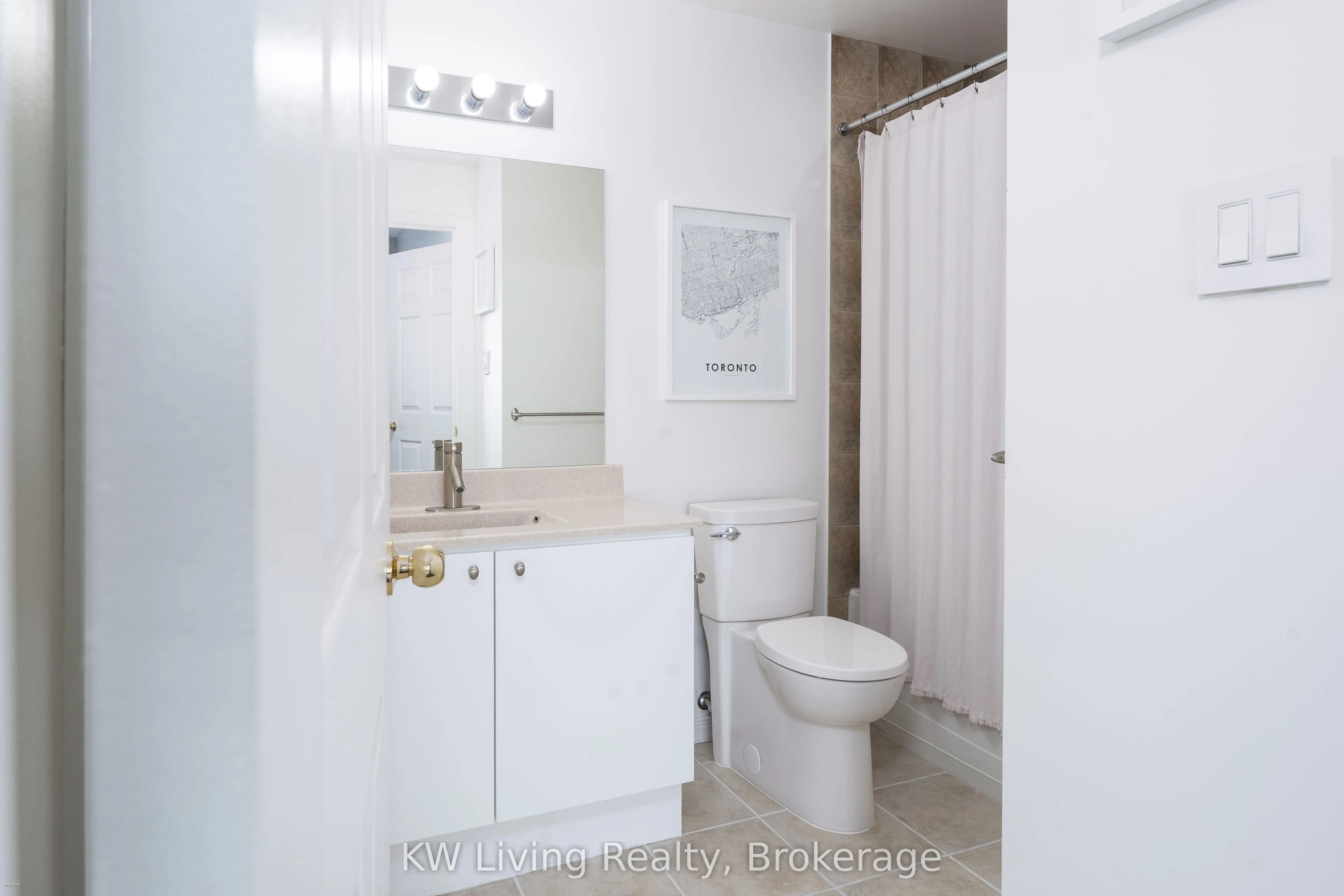 8 Maison Parc Court, #703