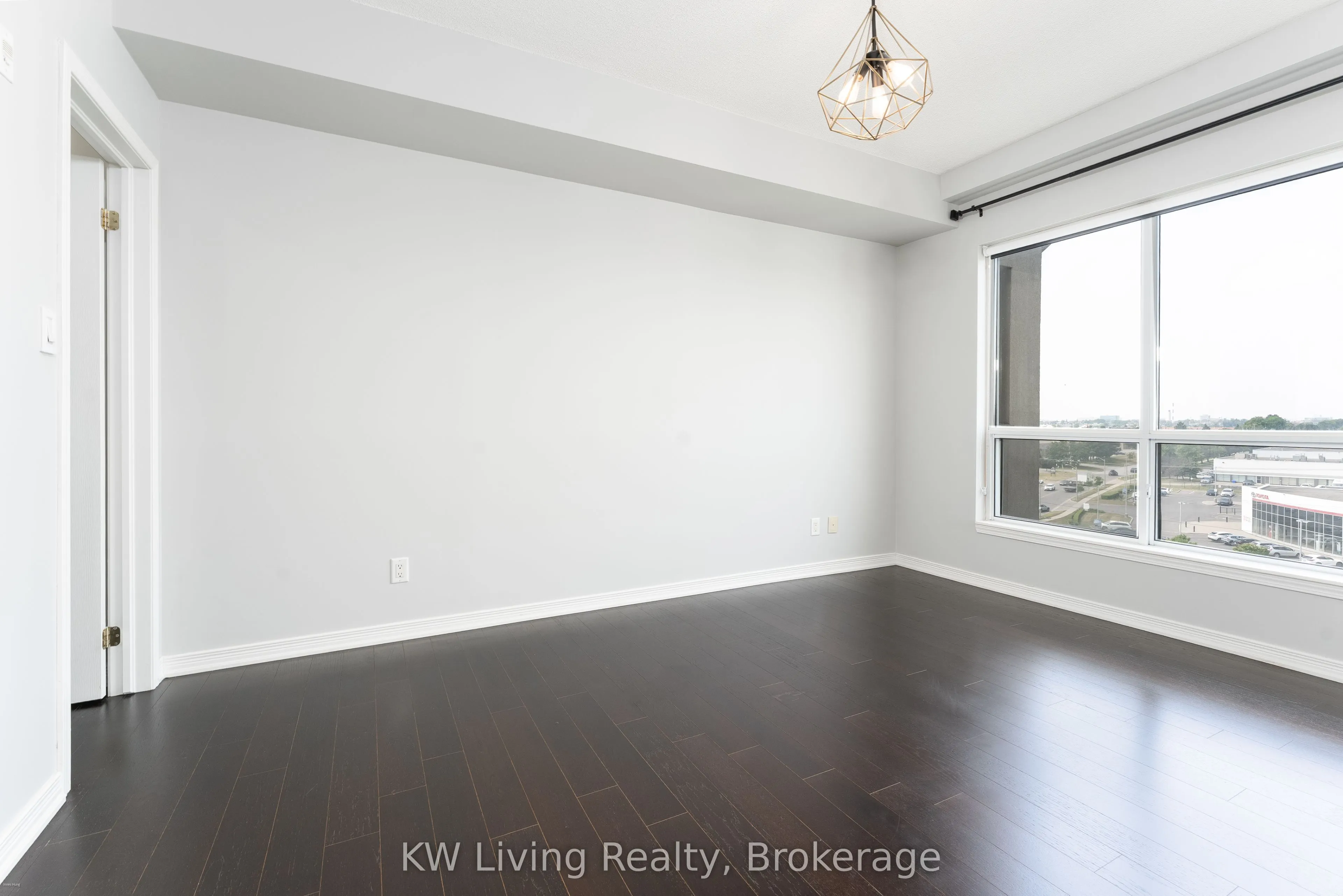 8 Maison Parc Court, #703