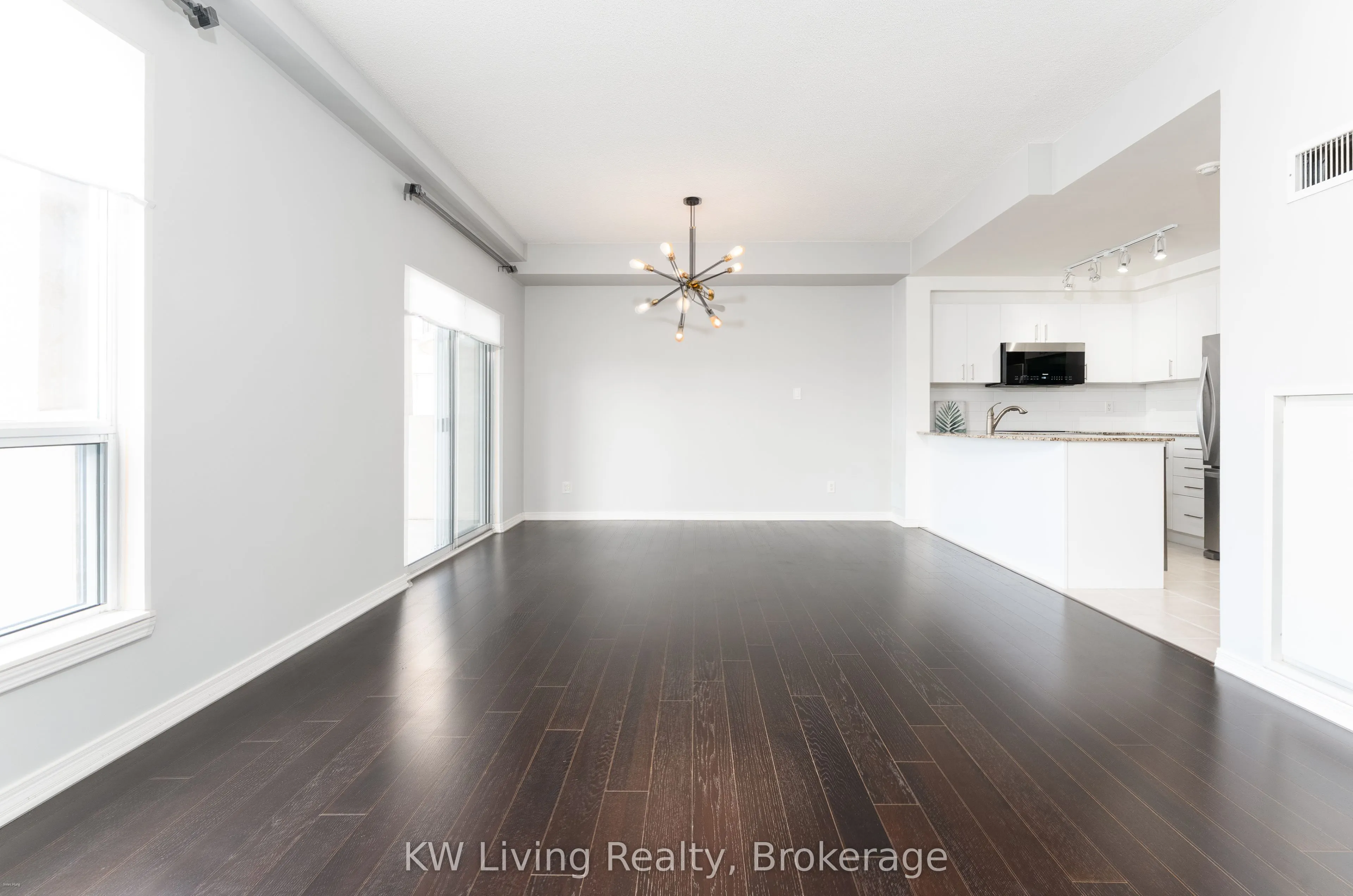 8 Maison Parc Court, #703