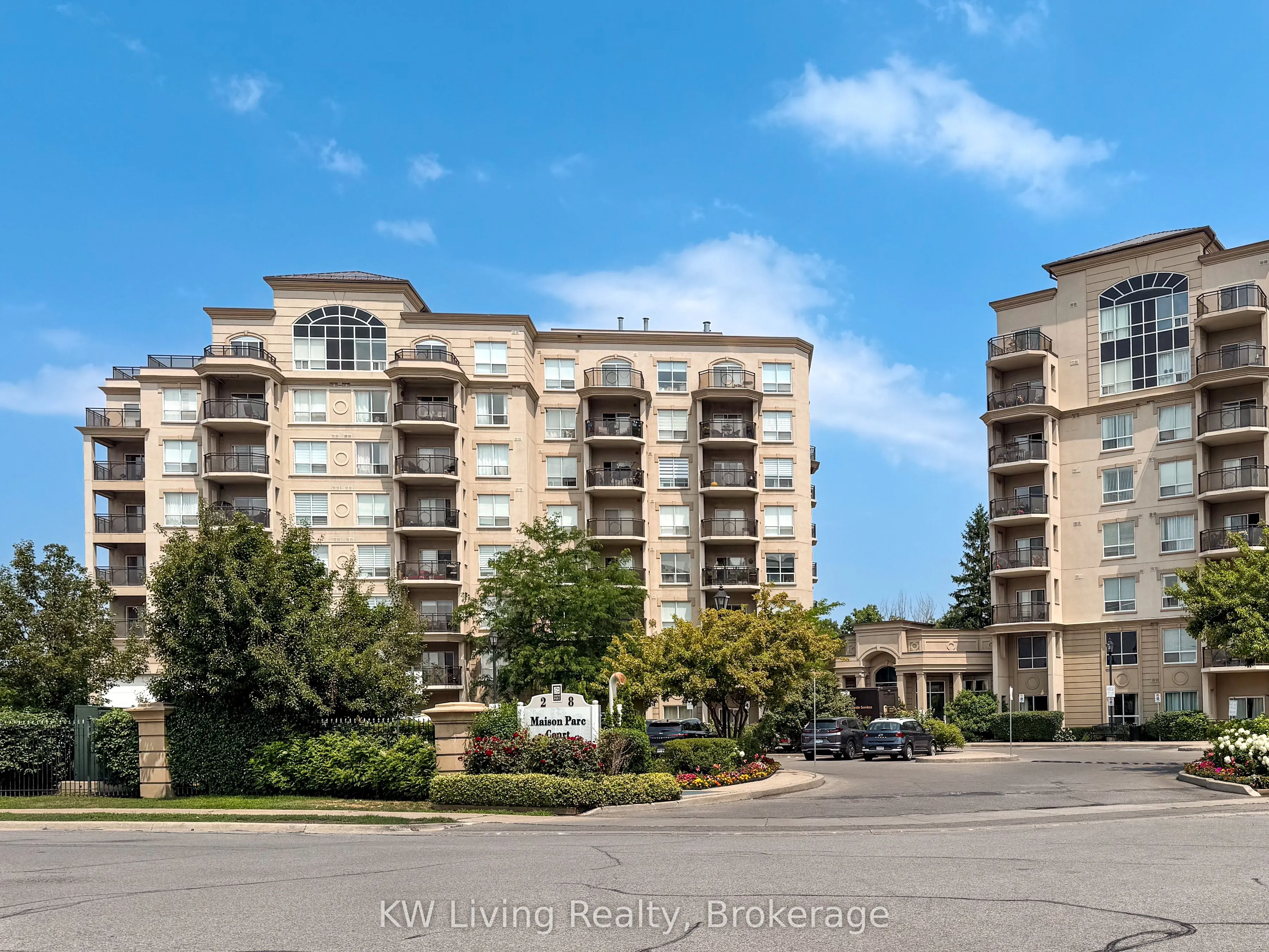 8 Maison Parc Court, #703