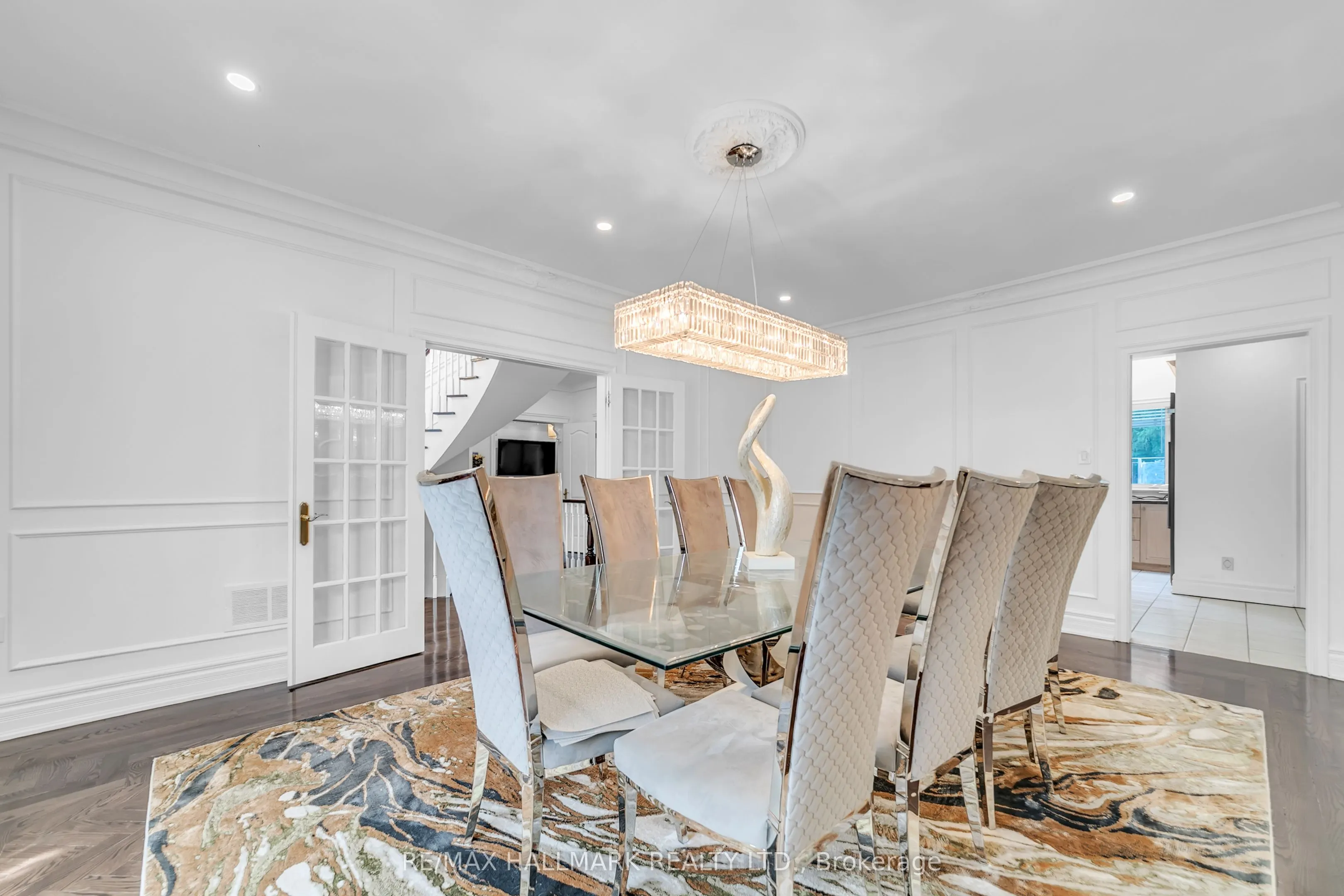 384 Kennedy Street W