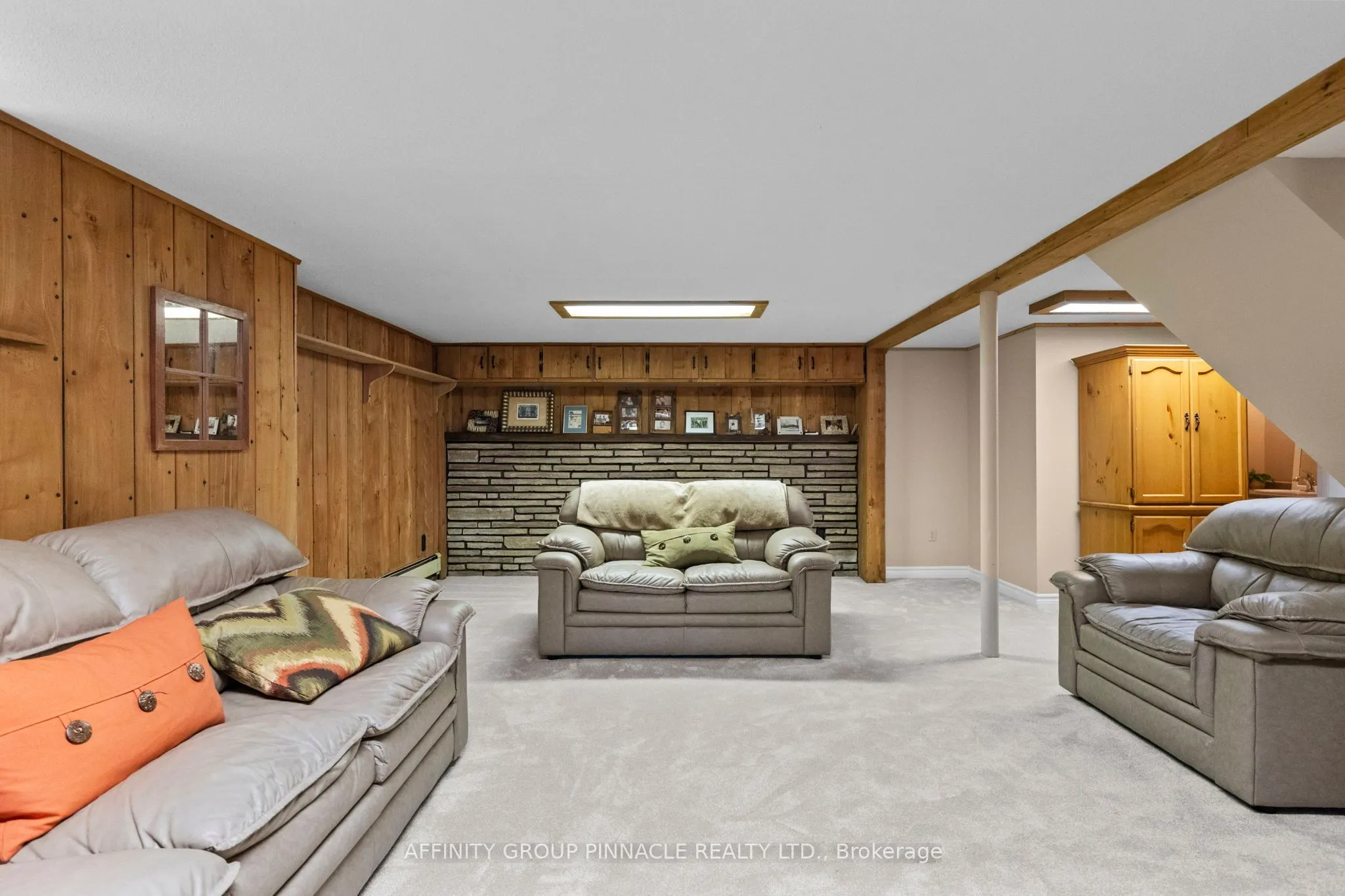431 Dundas Street