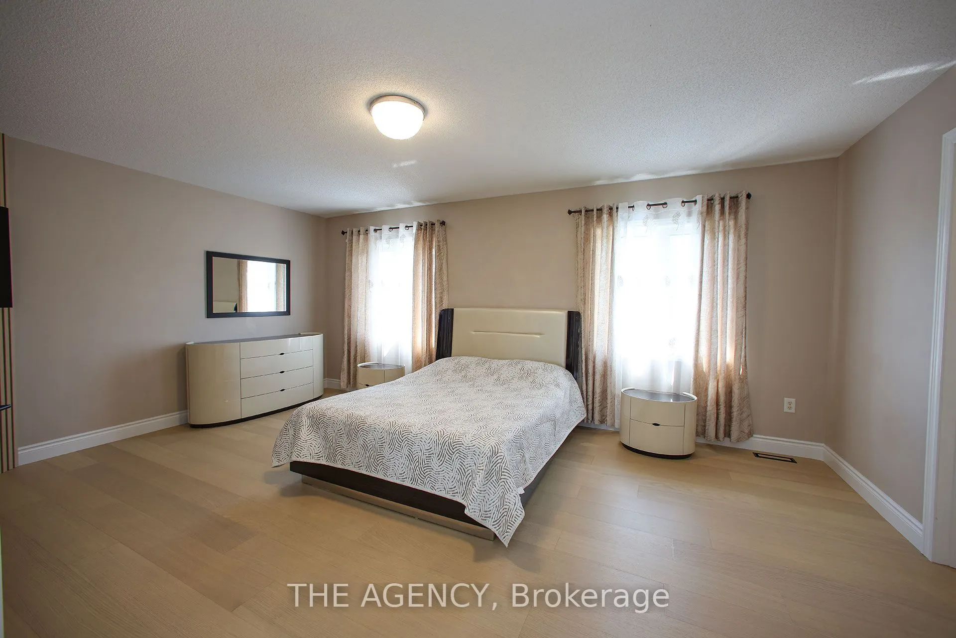 88 Glendower Crescent