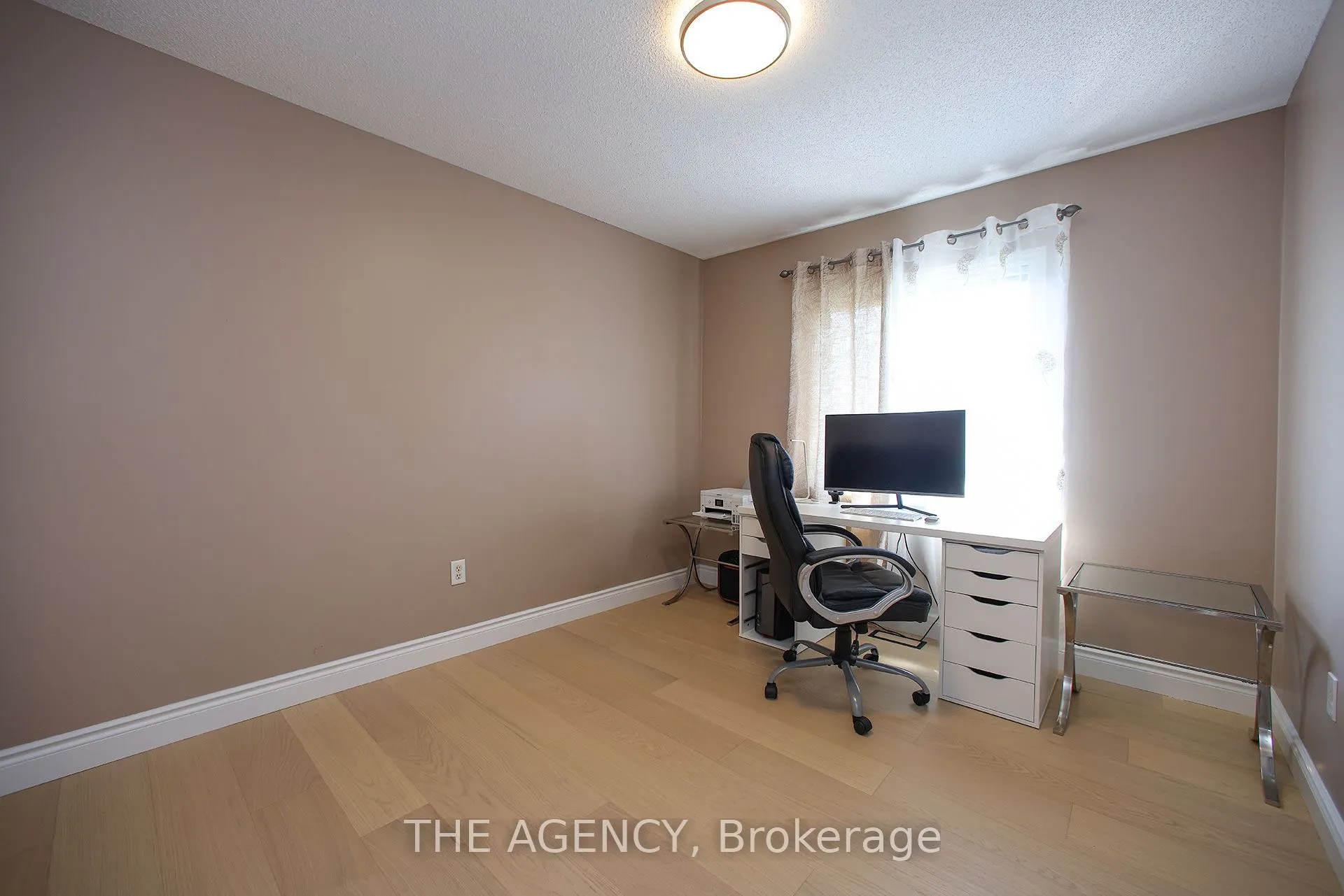 88 Glendower Crescent
