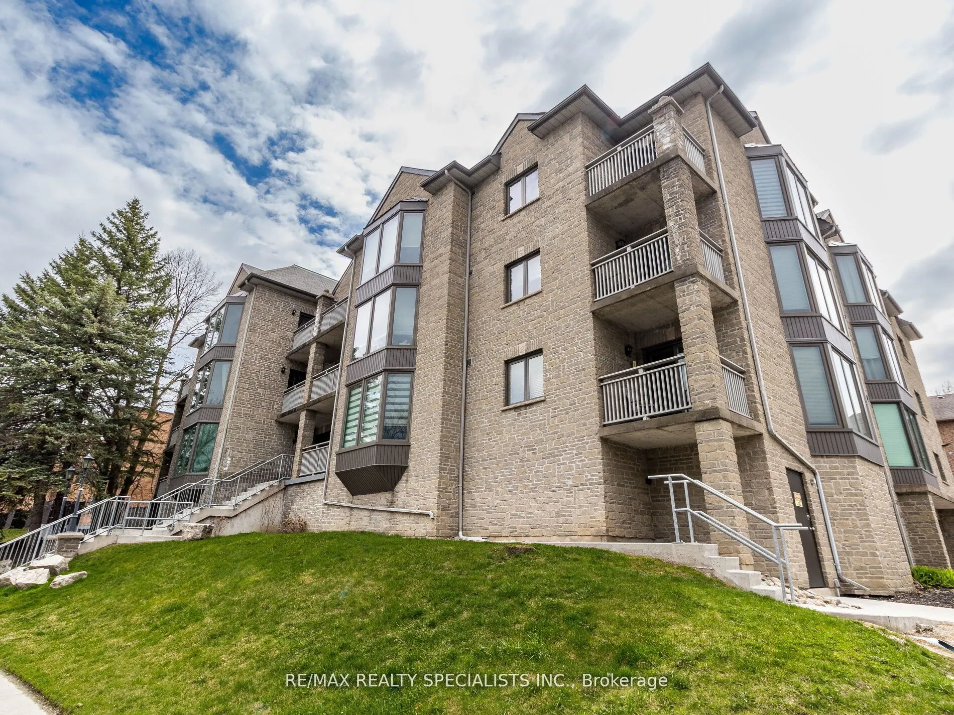 21 George Street, #306
