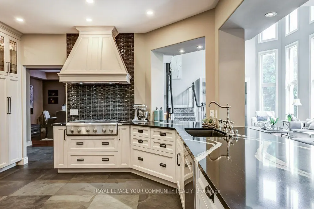735 Madeline Heights