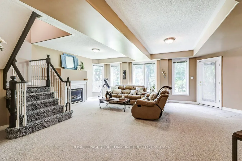 735 Madeline Heights