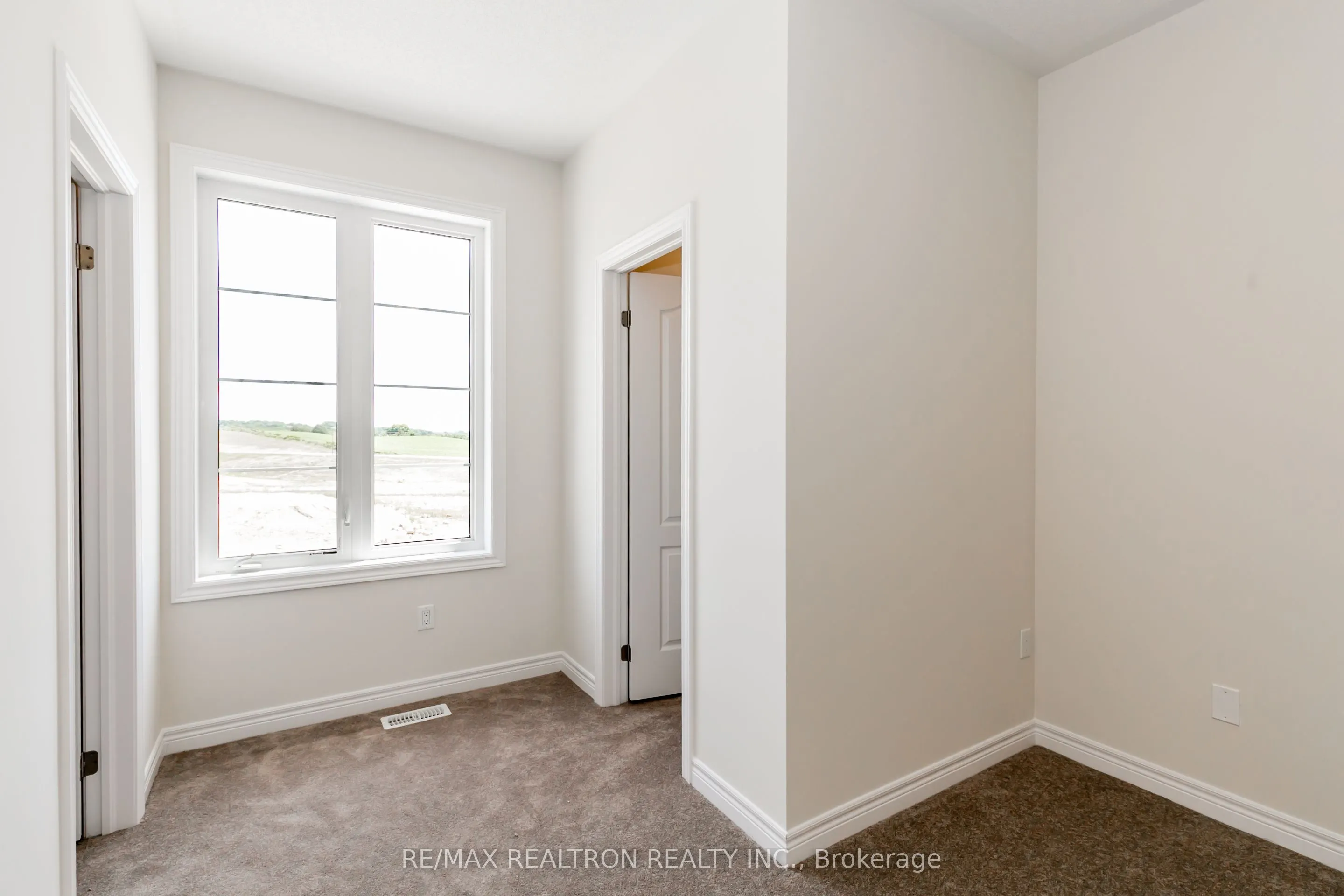 33 Applegate Drive