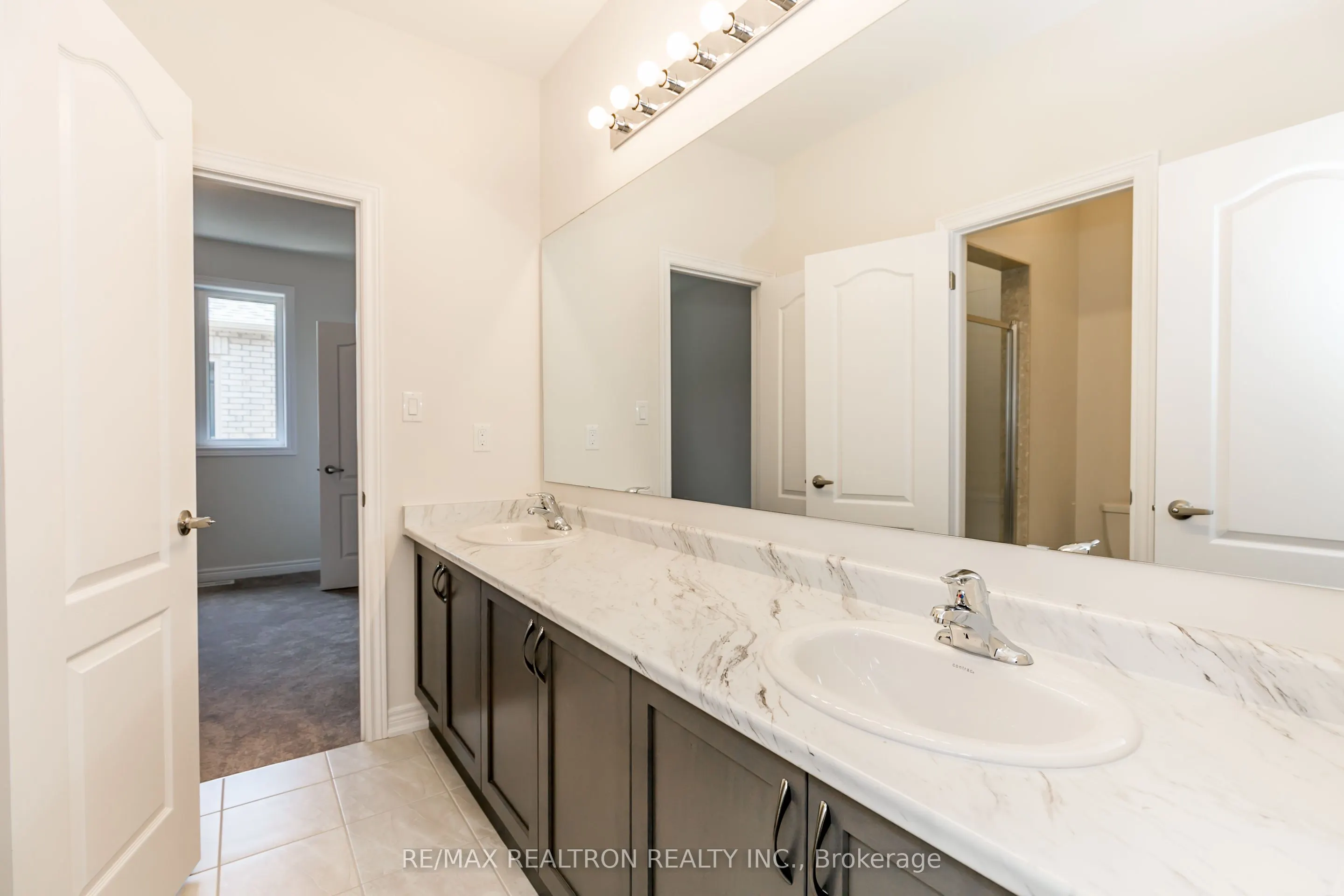 33 Applegate Drive