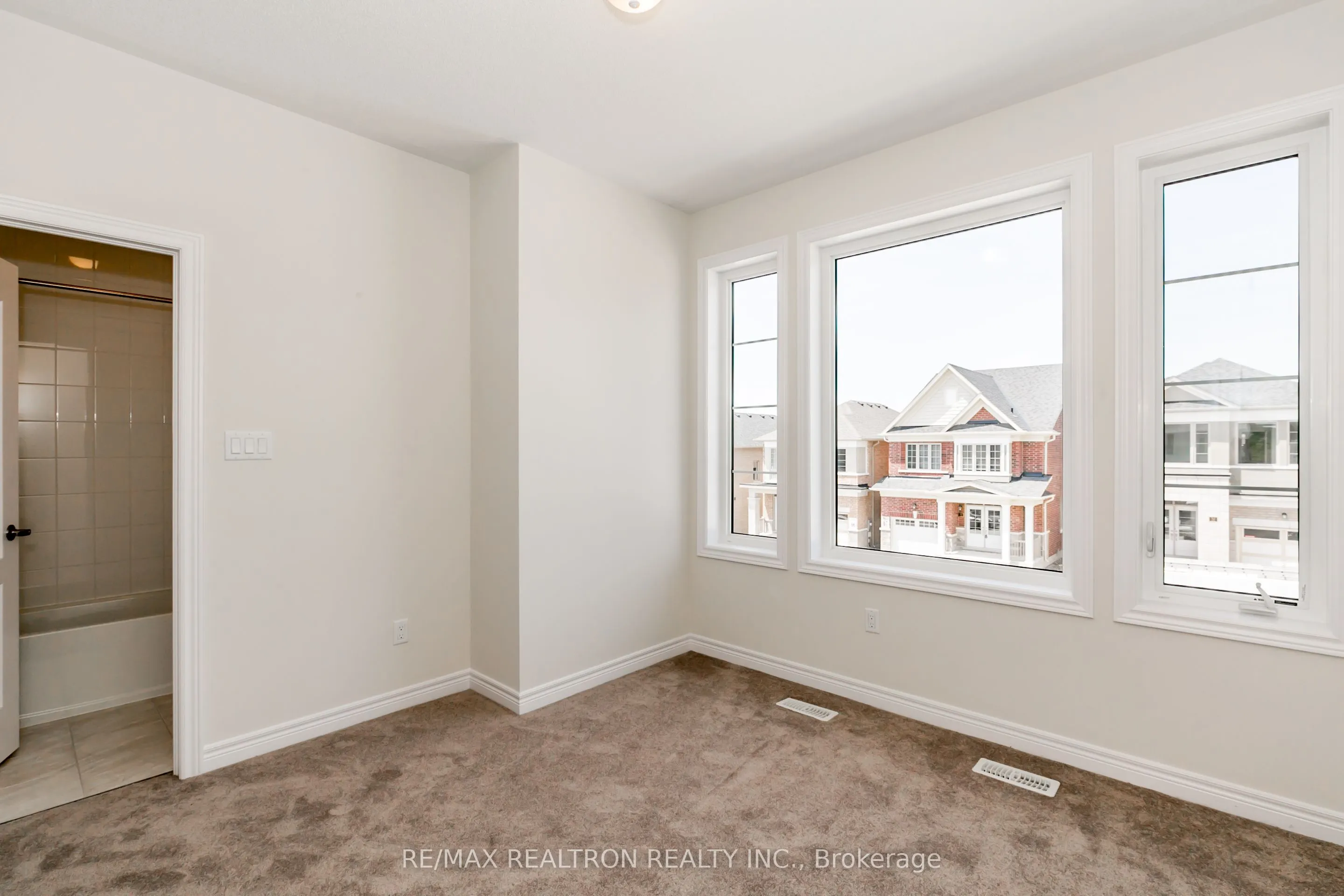 33 Applegate Drive
