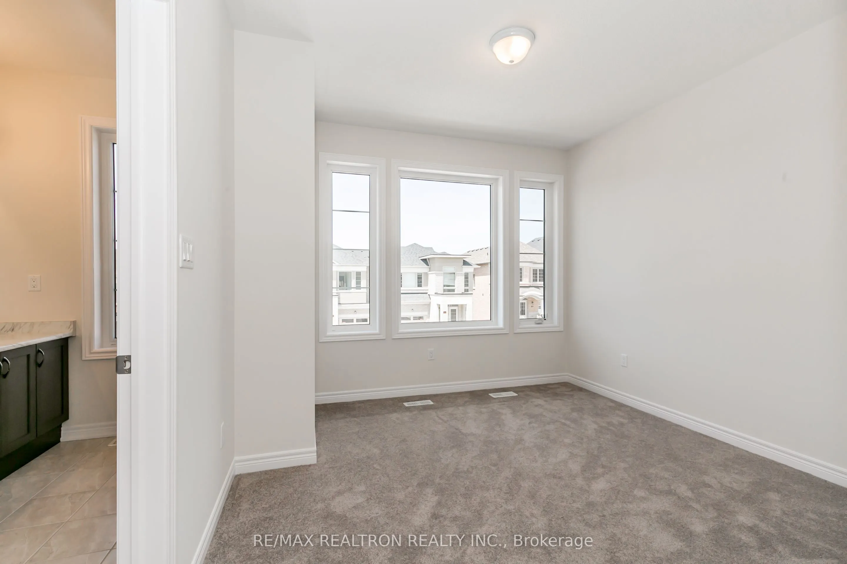 33 Applegate Drive