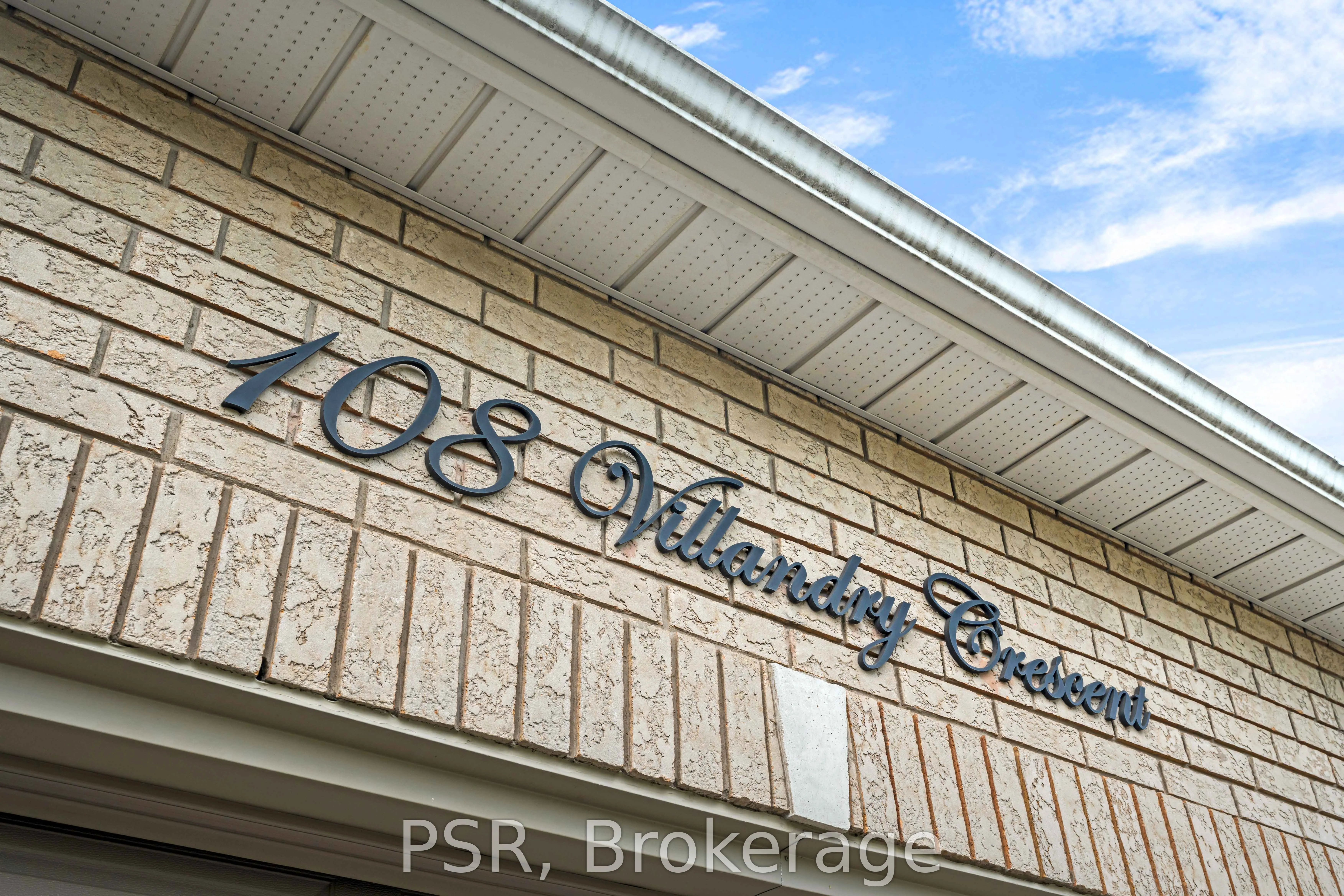 108 Villandry Crescent