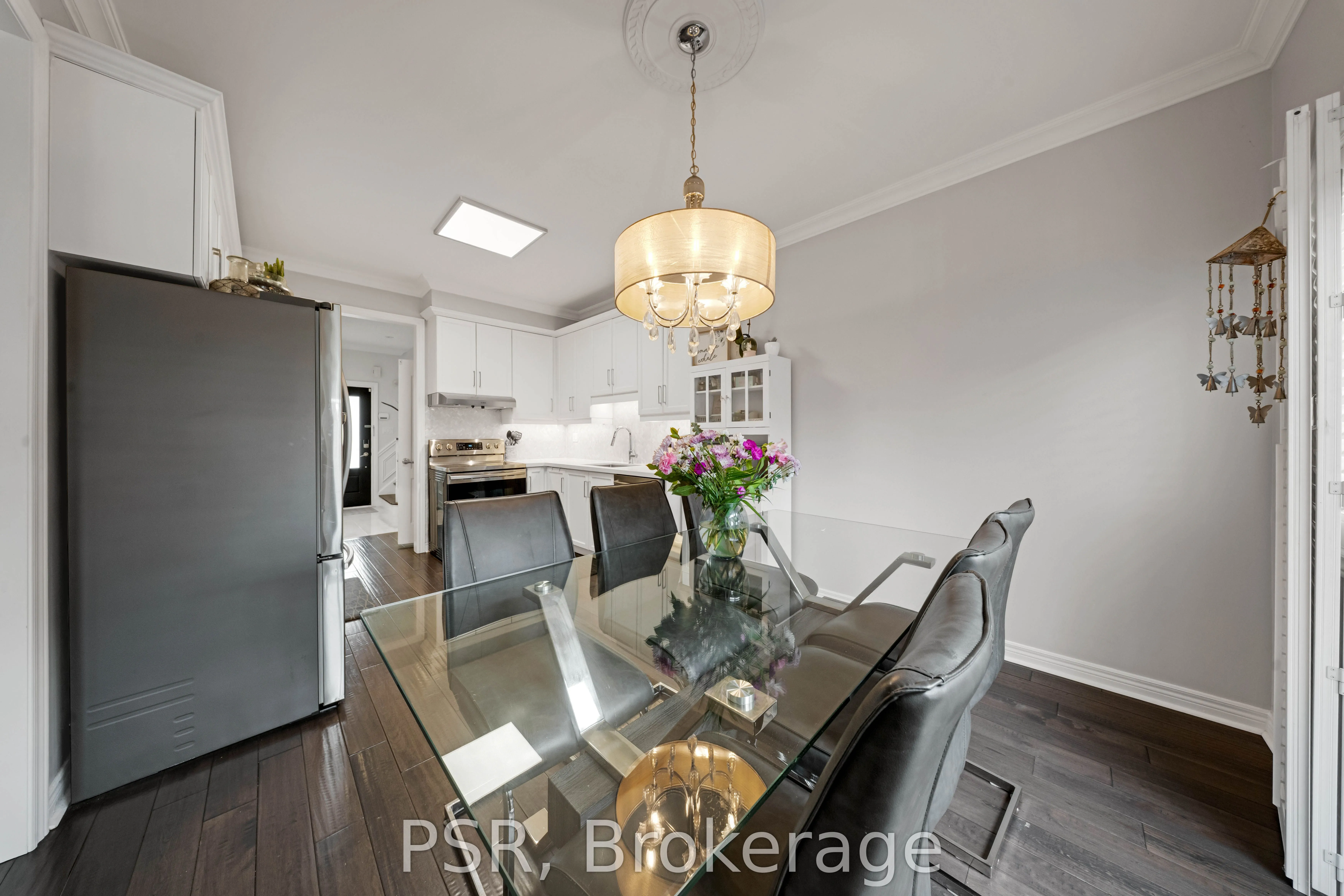 108 Villandry Crescent