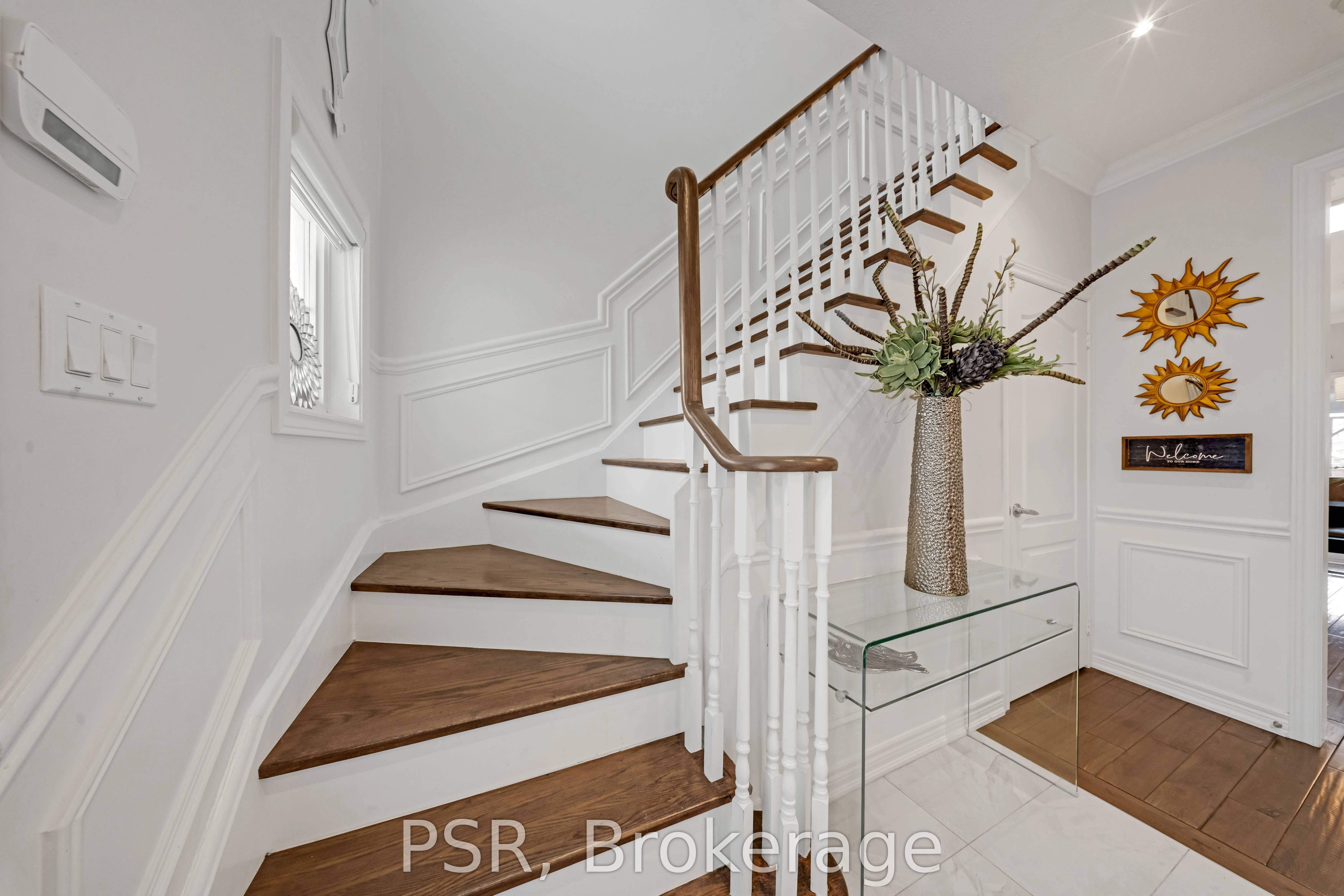 108 Villandry Crescent