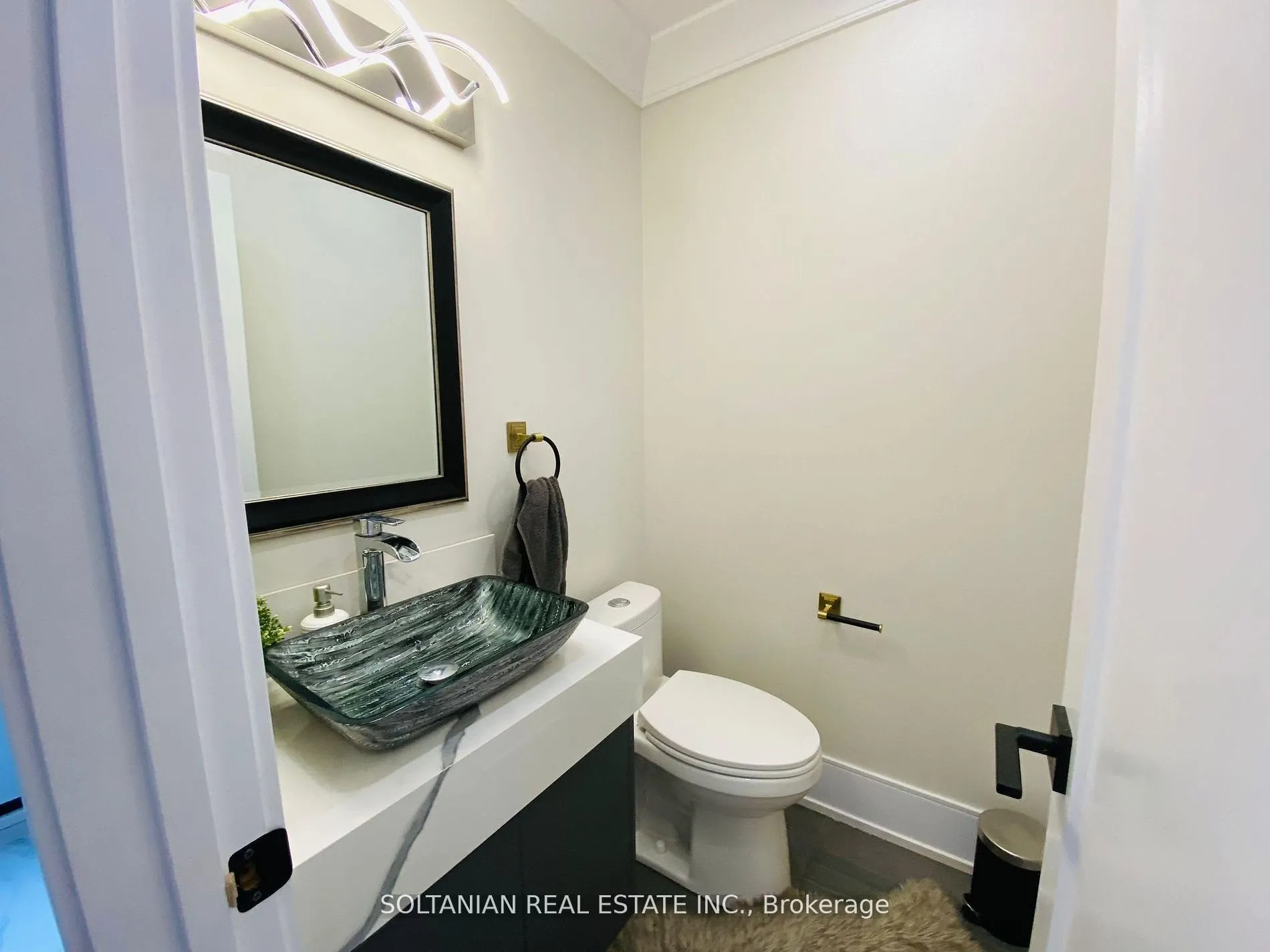 144 Gwendolyn Boulevard, #Main