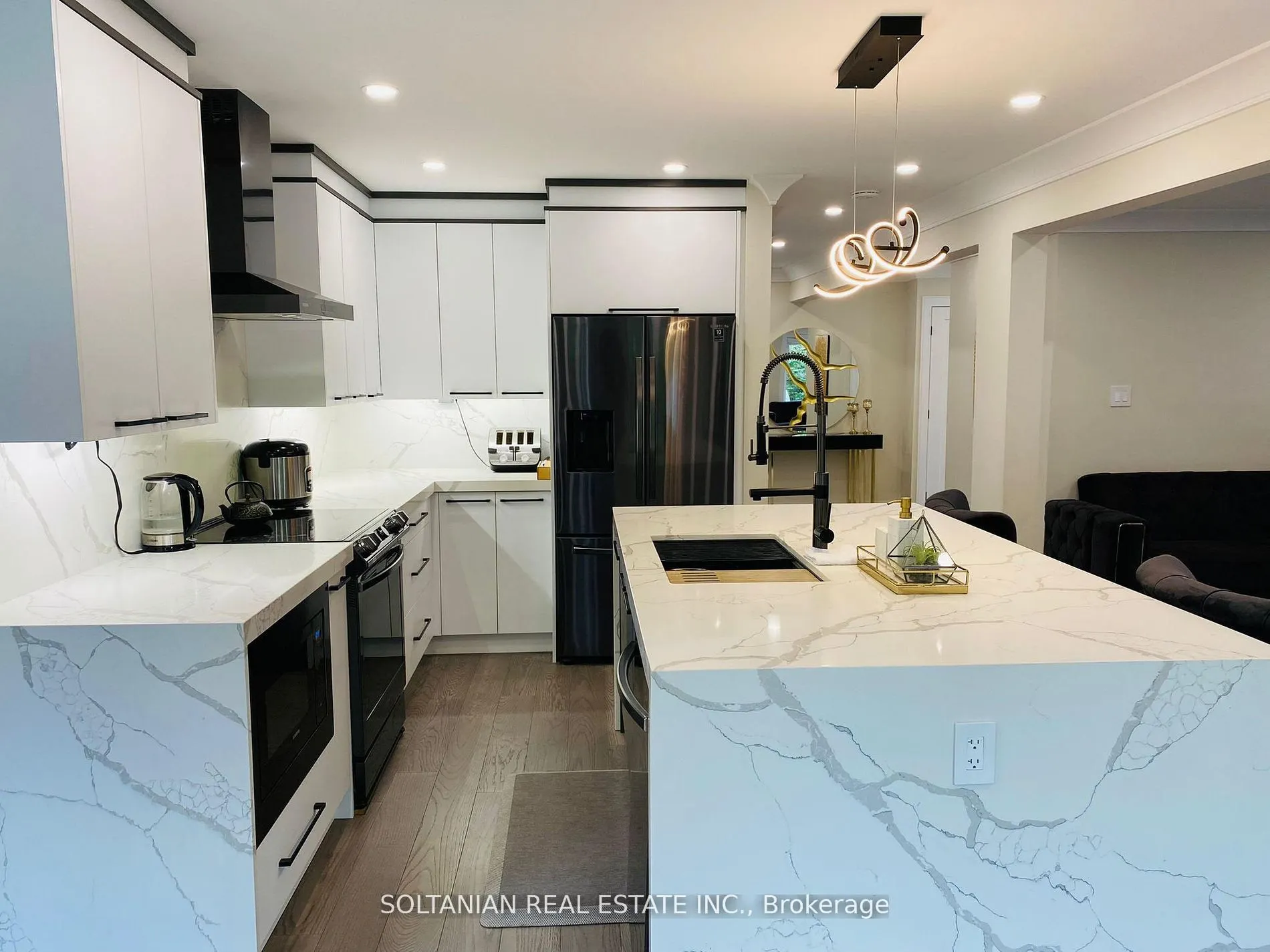 144 Gwendolyn Boulevard, #Main