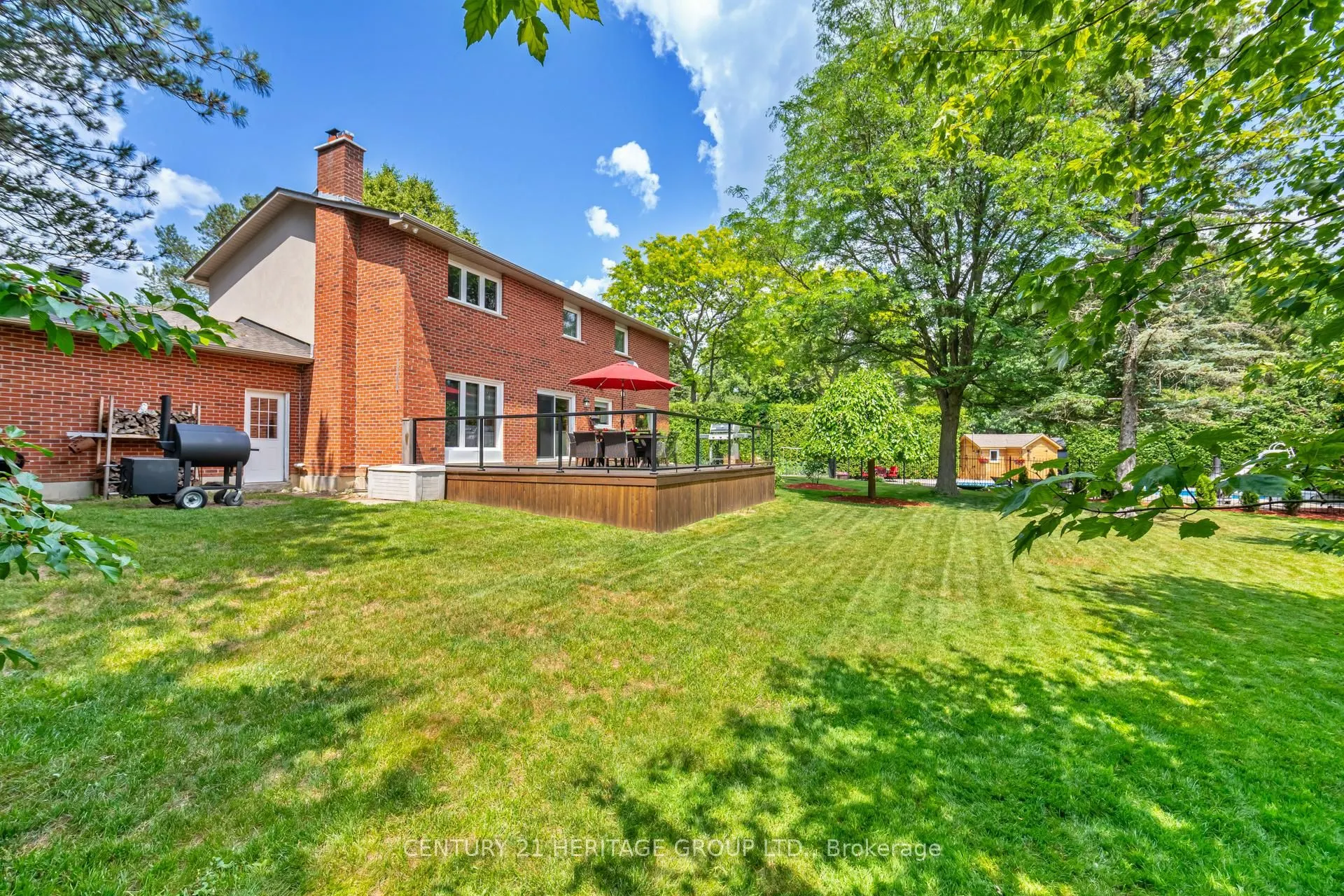 8 Cheval Court