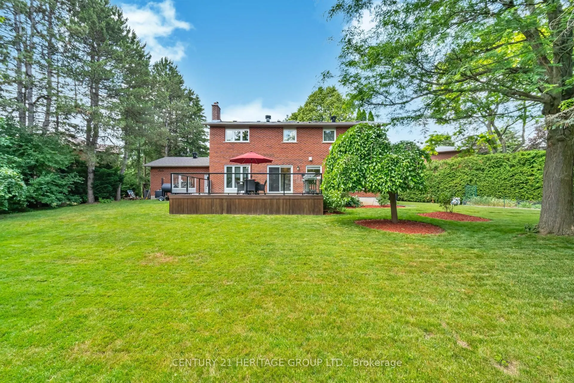 8 Cheval Court