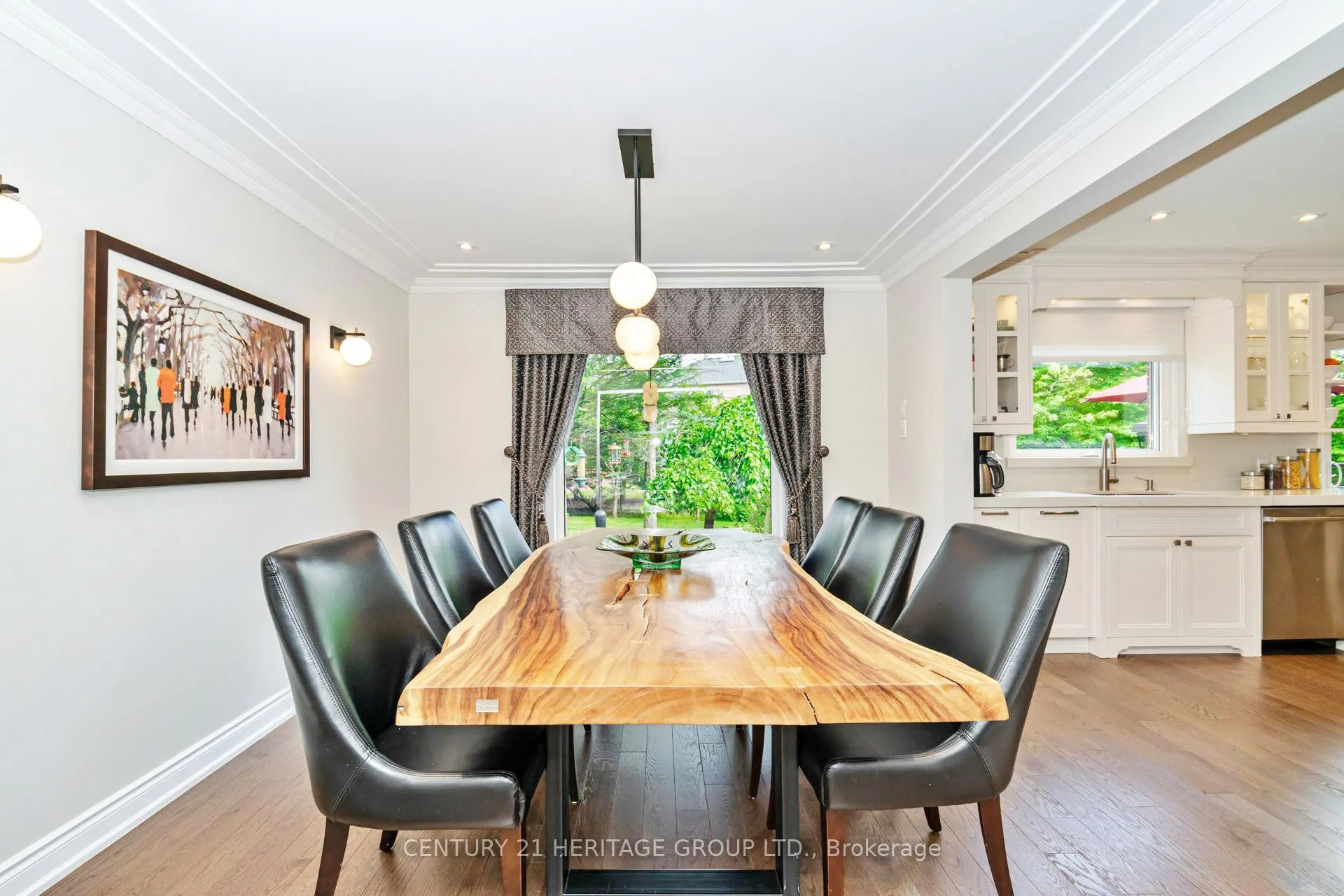 8 Cheval Court