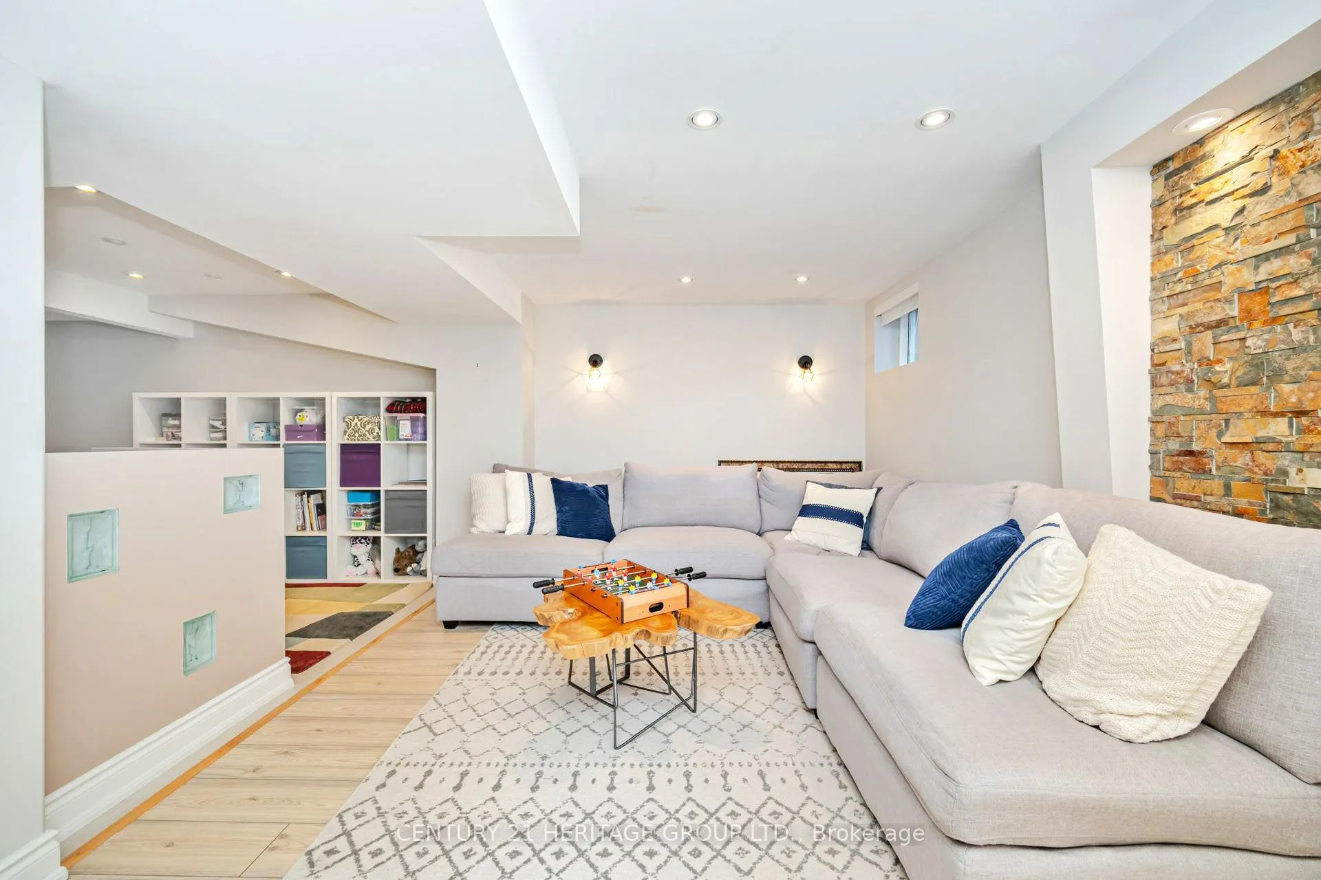 8 Cheval Court
