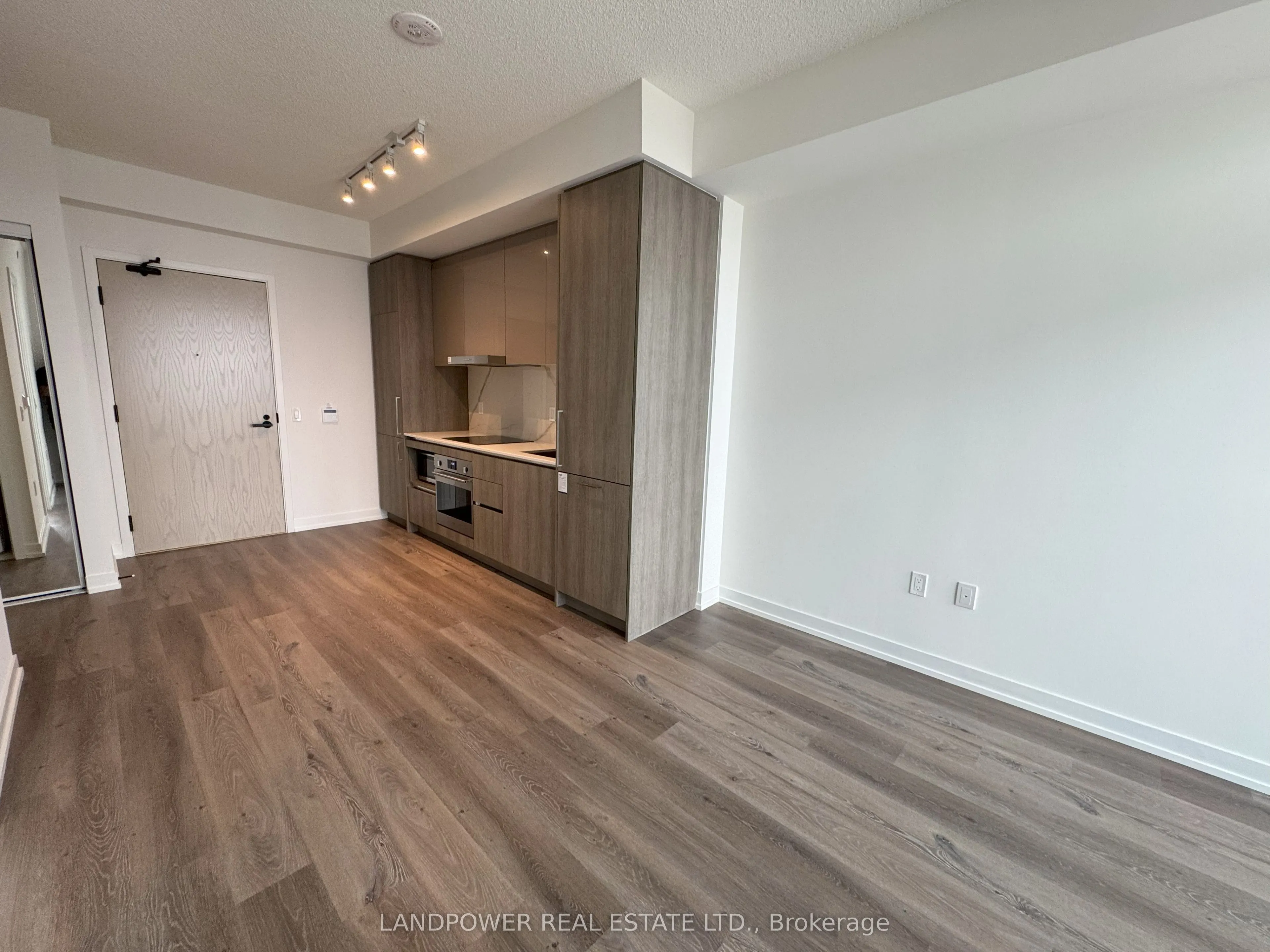225 Commerce Street, #5511