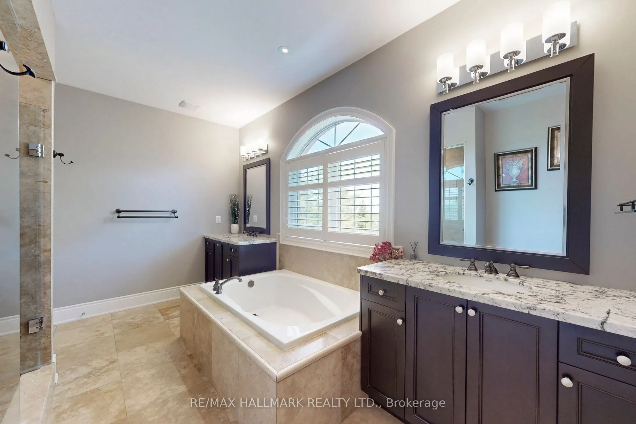 27 Emerald Heights Drive