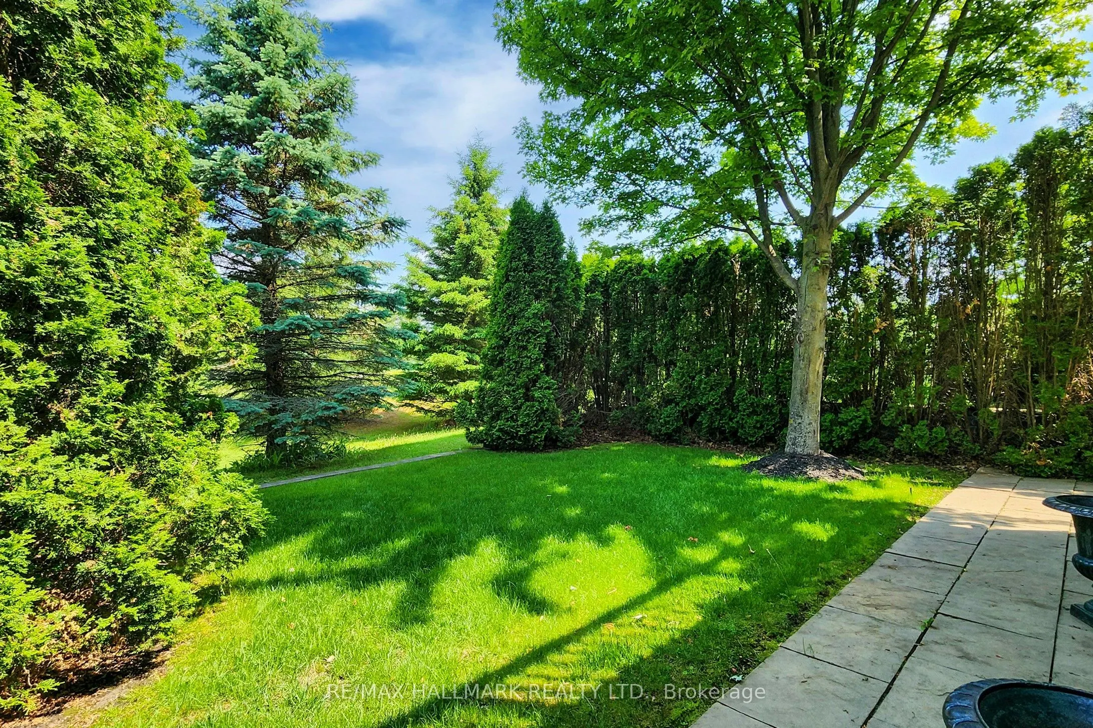 27 Emerald Heights Drive