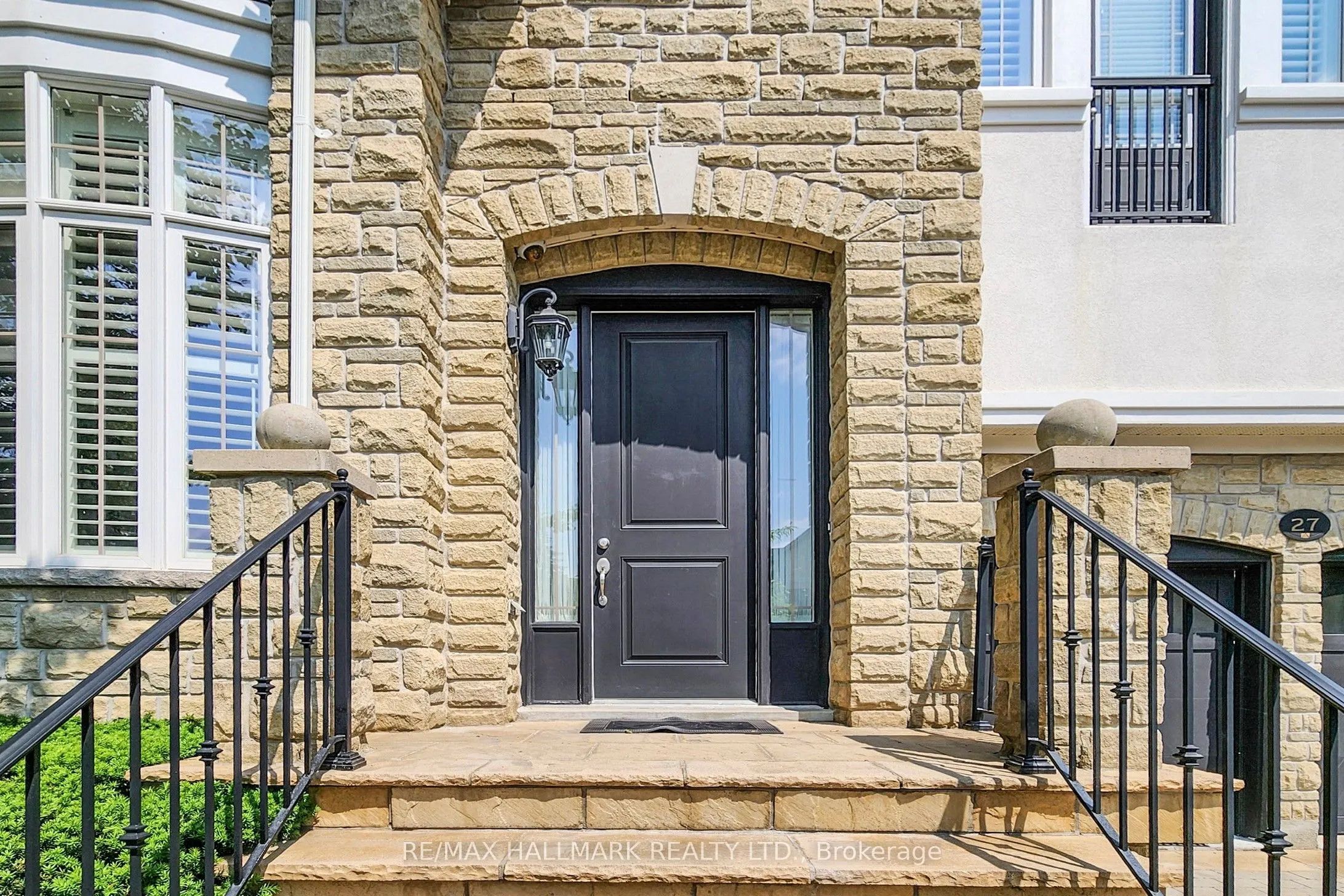 27 Emerald Heights Drive