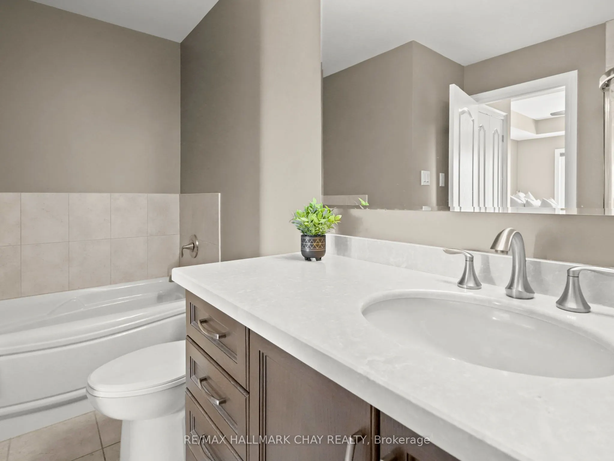 180 Ridge Way, #10