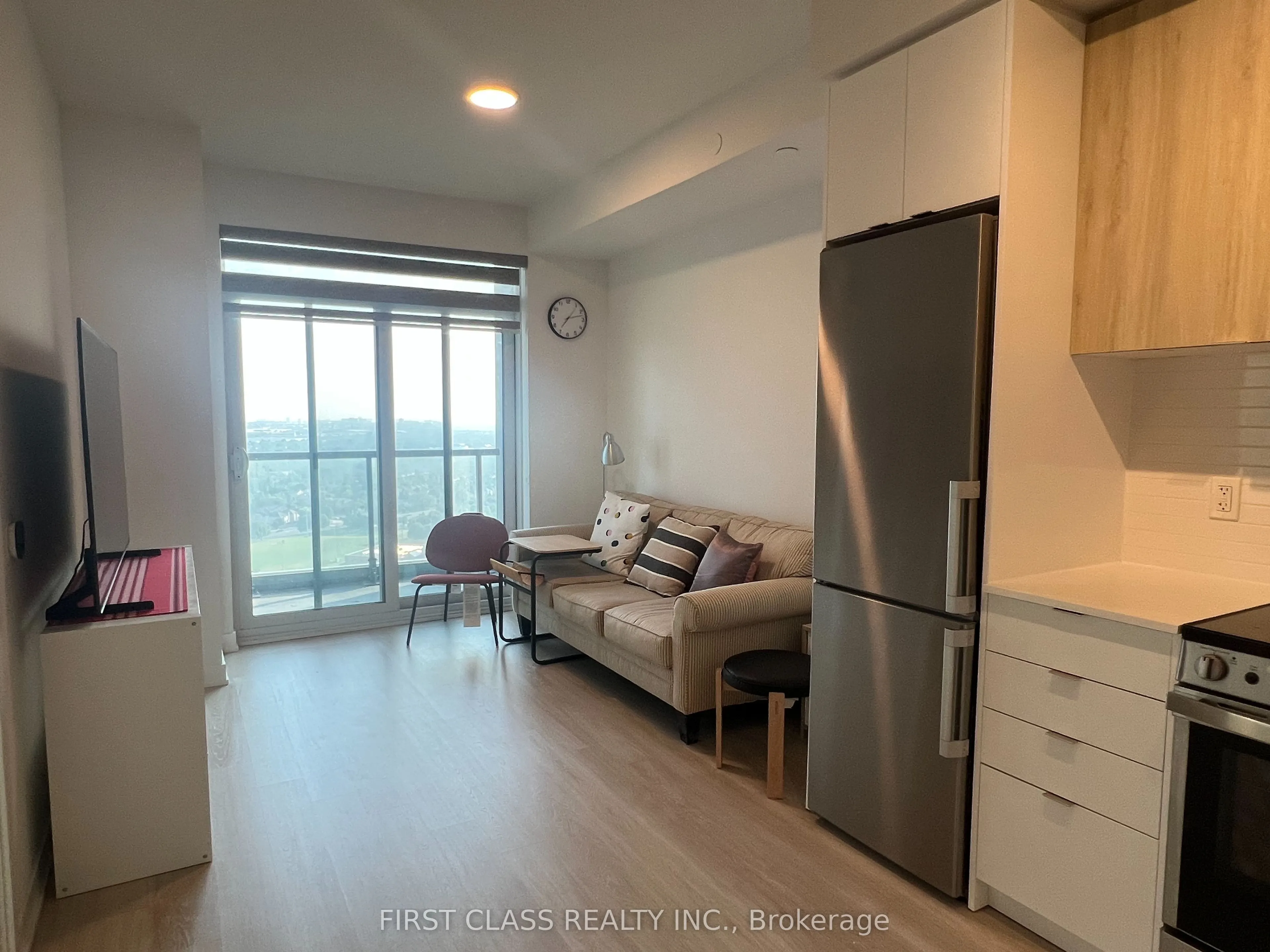50 Upper Mall Way, #2404
