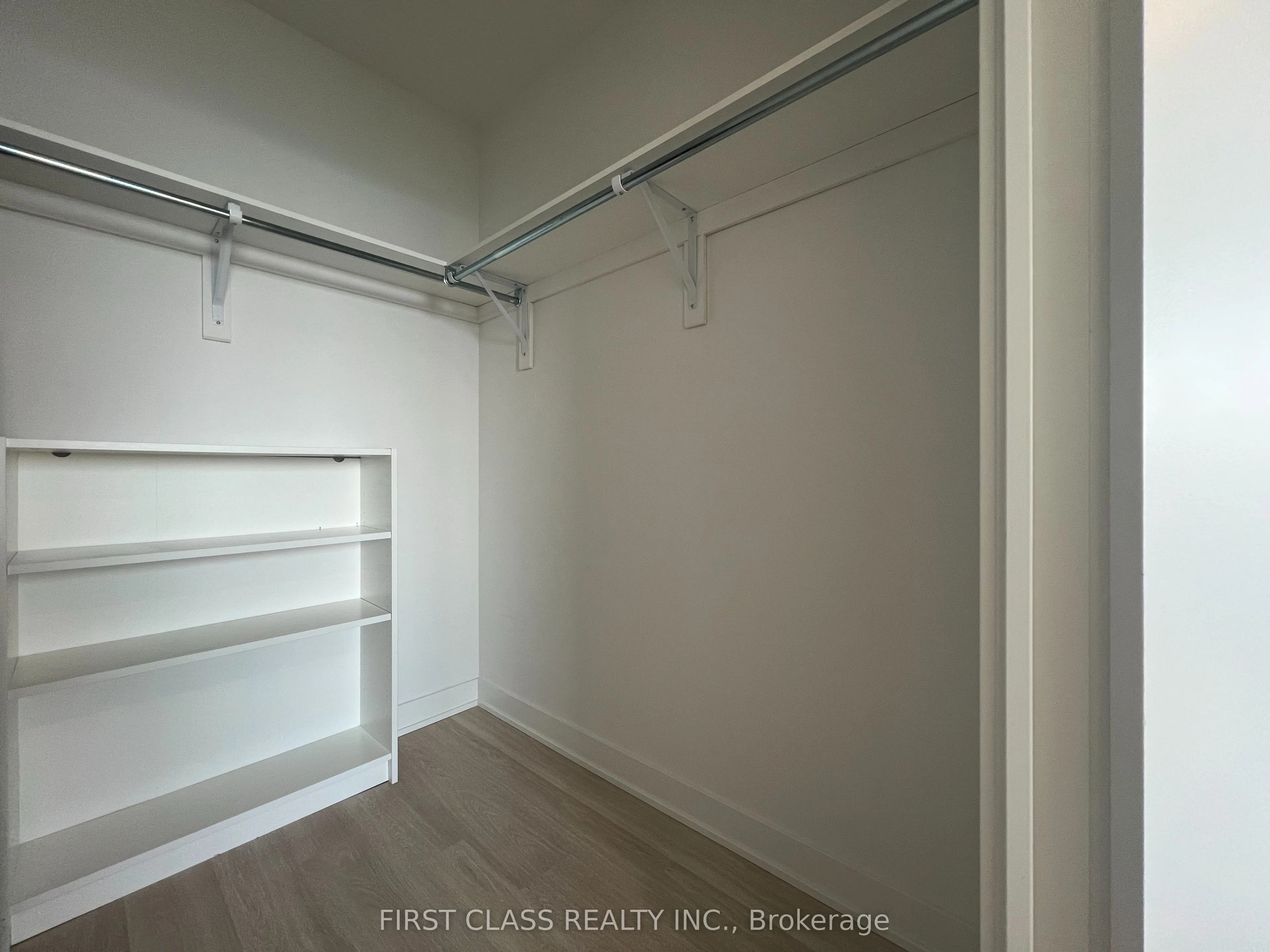 50 Upper Mall Way, #2404