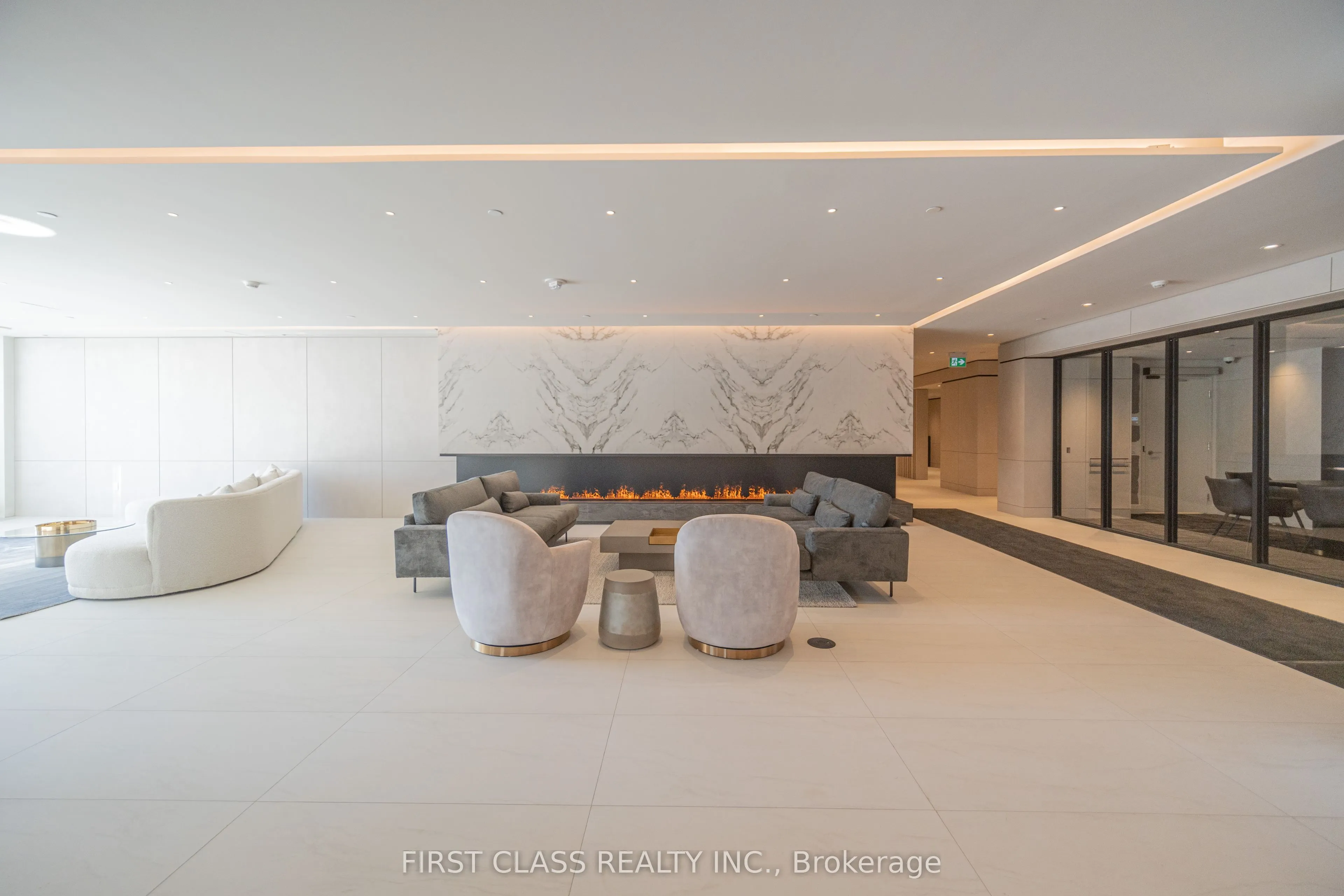 50 Upper Mall Way, #2404