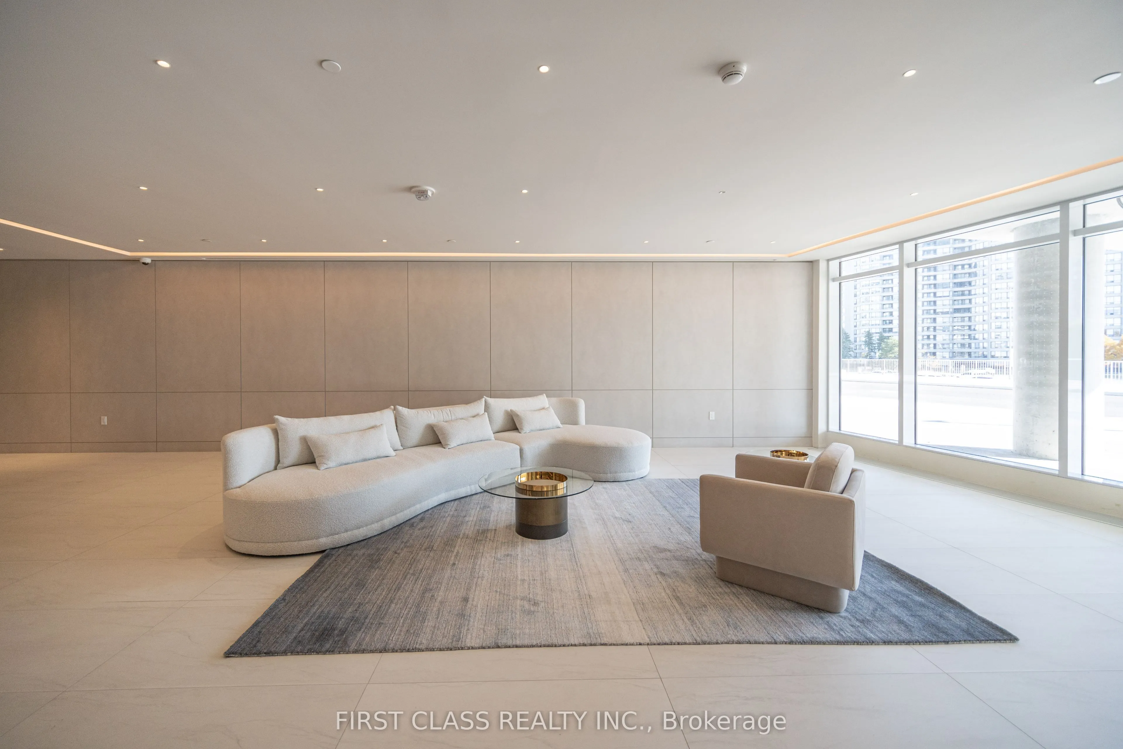 50 Upper Mall Way, #2404