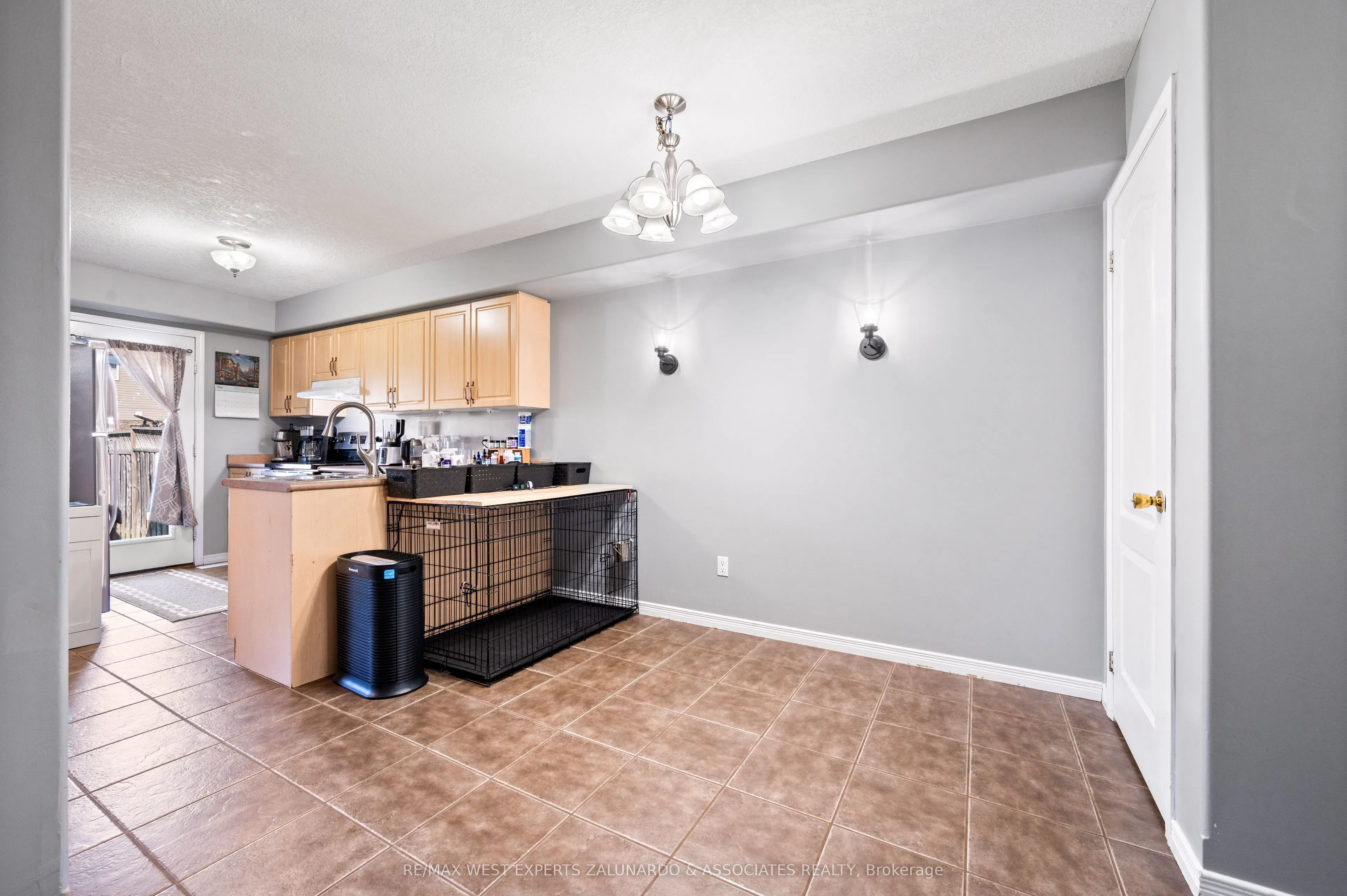 70 Ruthven Crescent