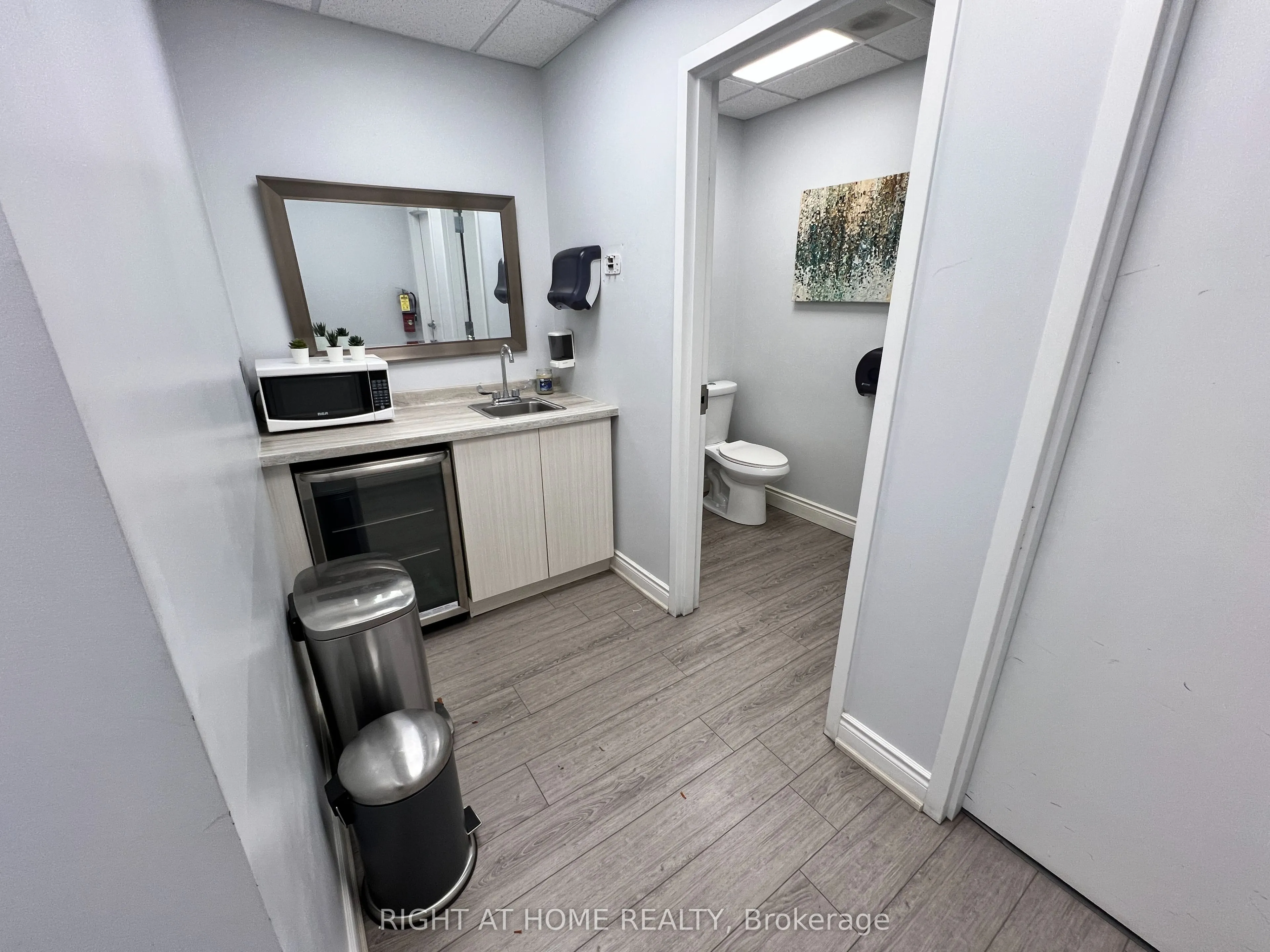 120 Woodstream Boulevard, #18 2nd