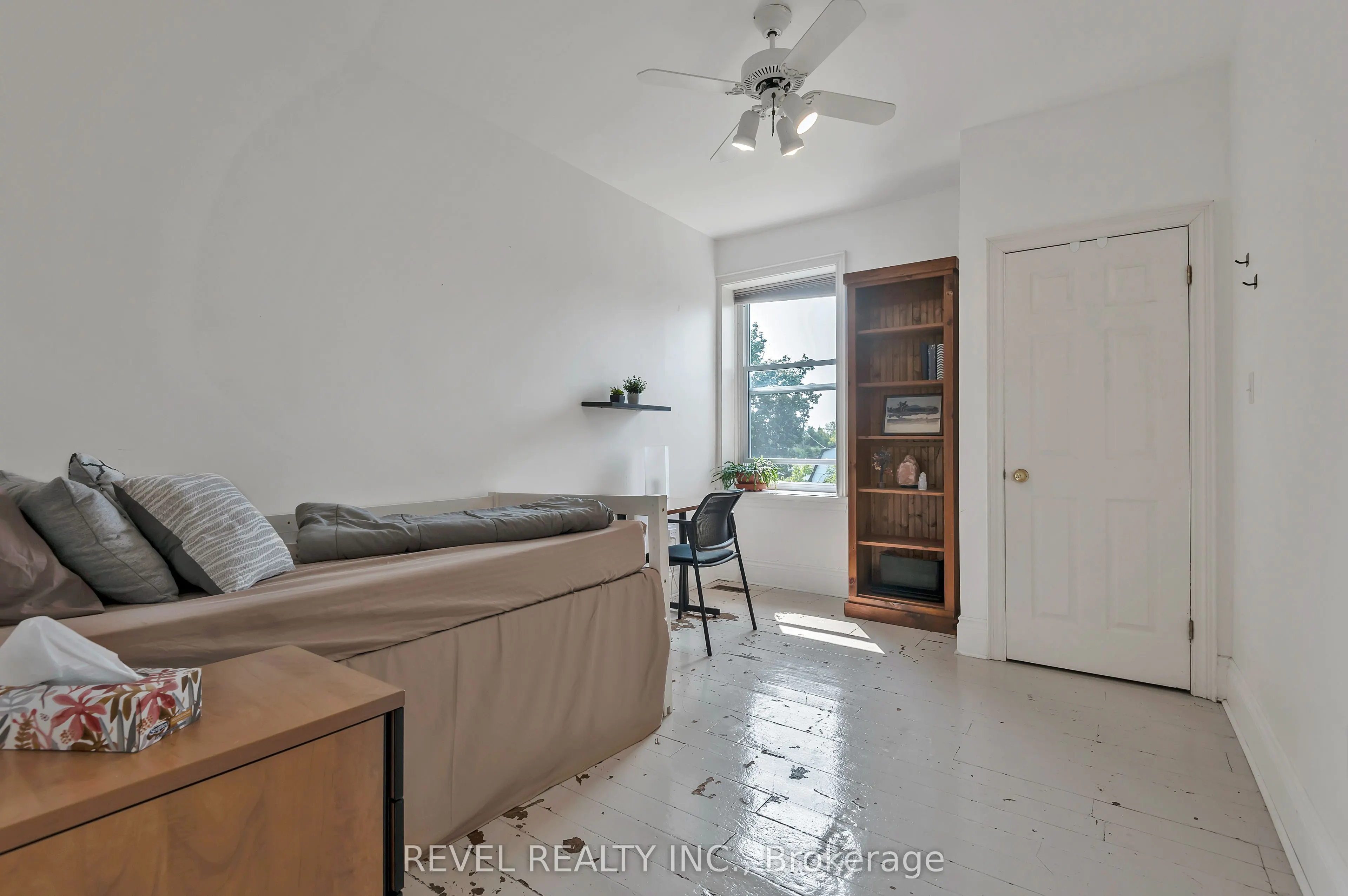351 Hedge Road