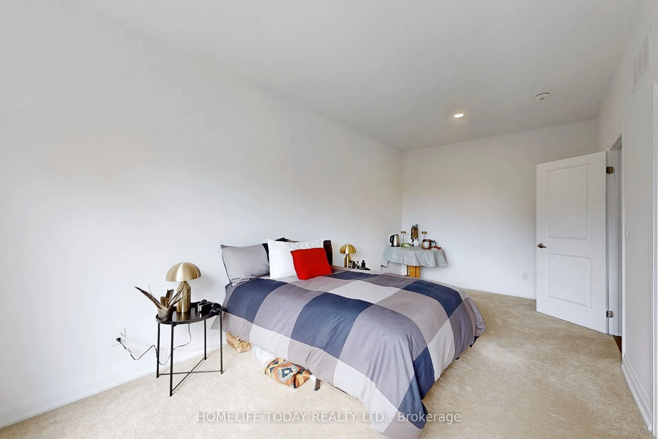 6 Persica Street, #Main