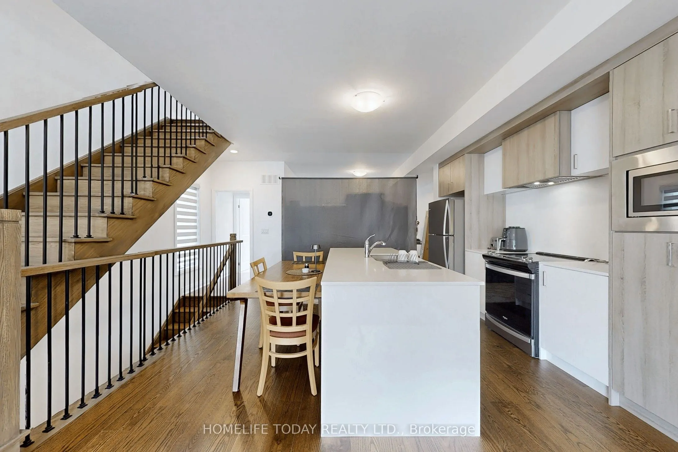 6 Persica Street, #Main