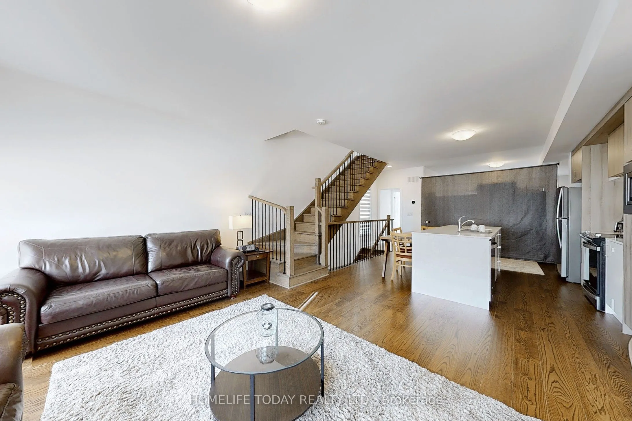 6 Persica Street, #Main
