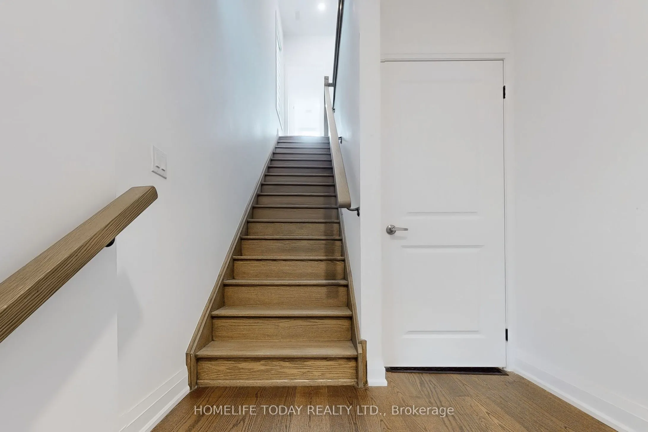 6 Persica Street, #Main